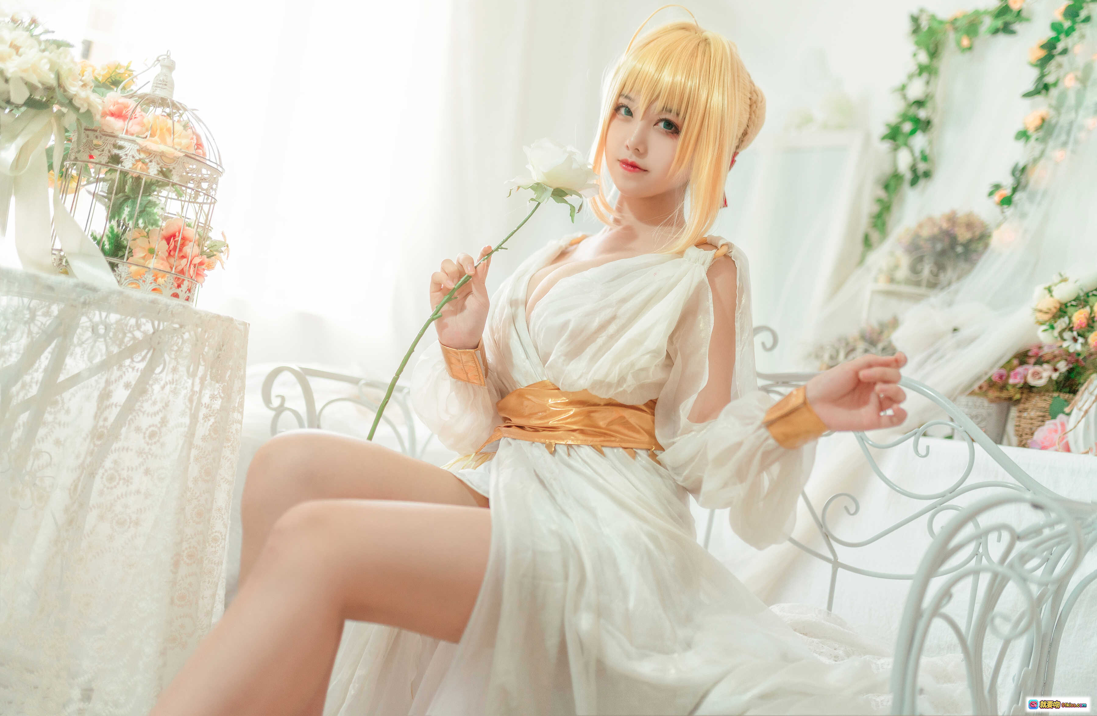 图片[7] - 蜜汁猫裘NO.008尼禄睡裙Cosplay写真 白色透视长裙金色腰带性感美腿居家风摄影 10P高清图集 - 就要吻