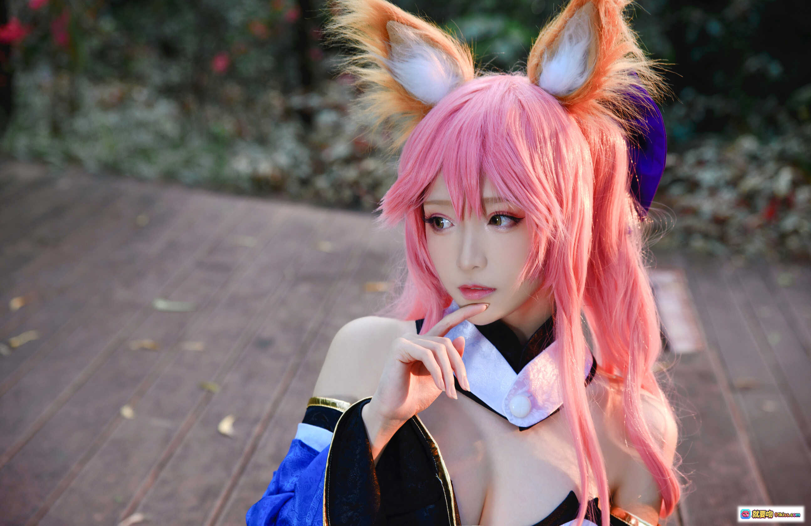 图片[4] - 青青子Js玉藻前cos泳装写真_粉发狐耳比基尼_泳池边性感摆拍_48P高清图集 - 就要吻