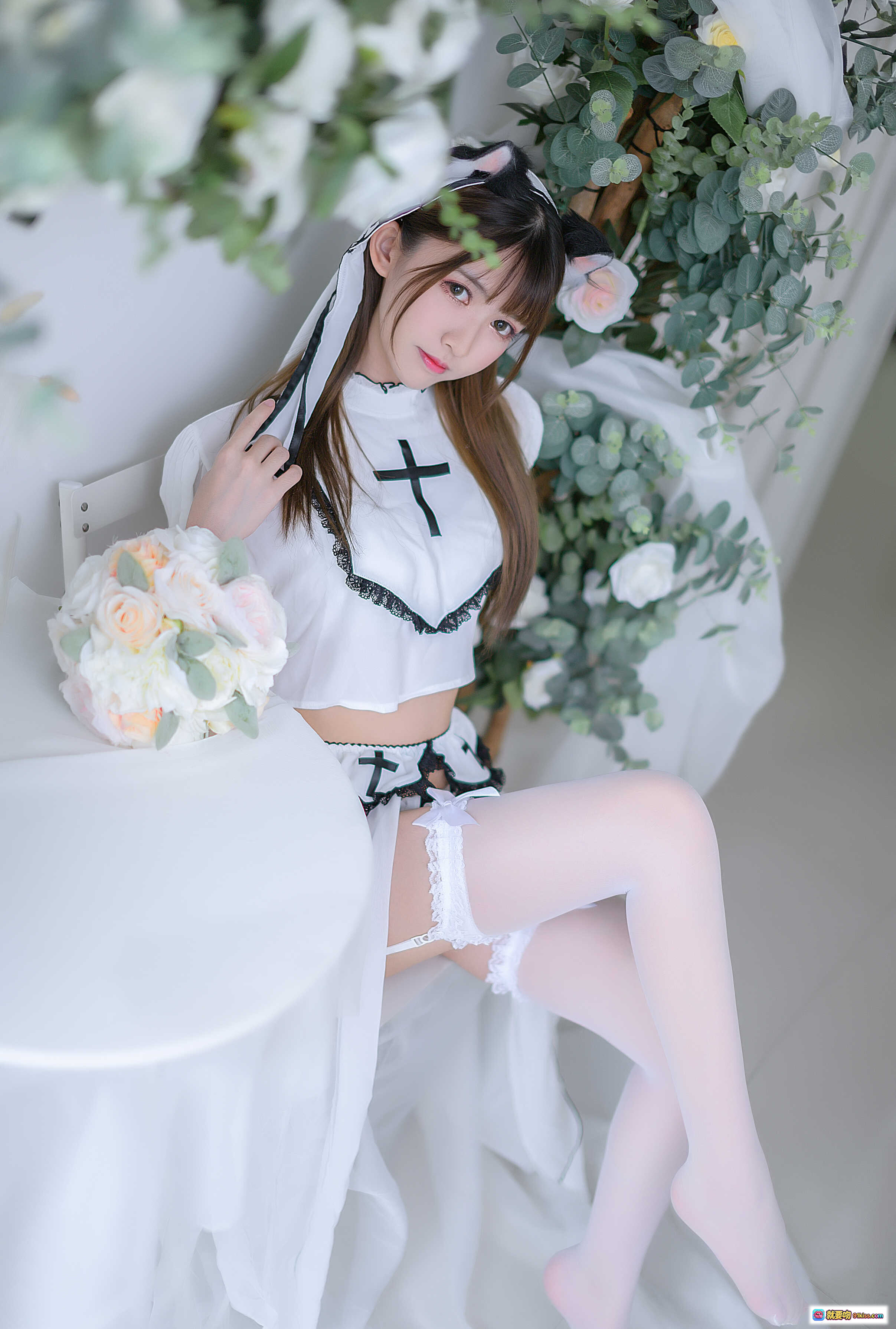 图片[6] - 鳗鱼霏儿NO.048猫耳娘第三套 白色蕾丝十字架吊袜带女仆装 甜美性感写真12P - 就要吻