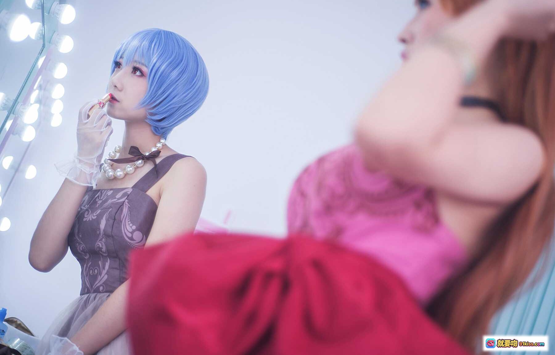图片[4] - 弥音音NO.022明日香兰格丽Cosplay写真｜精致礼服双人背靠造型｜蓝发粉裙优雅少女风 - 就要吻