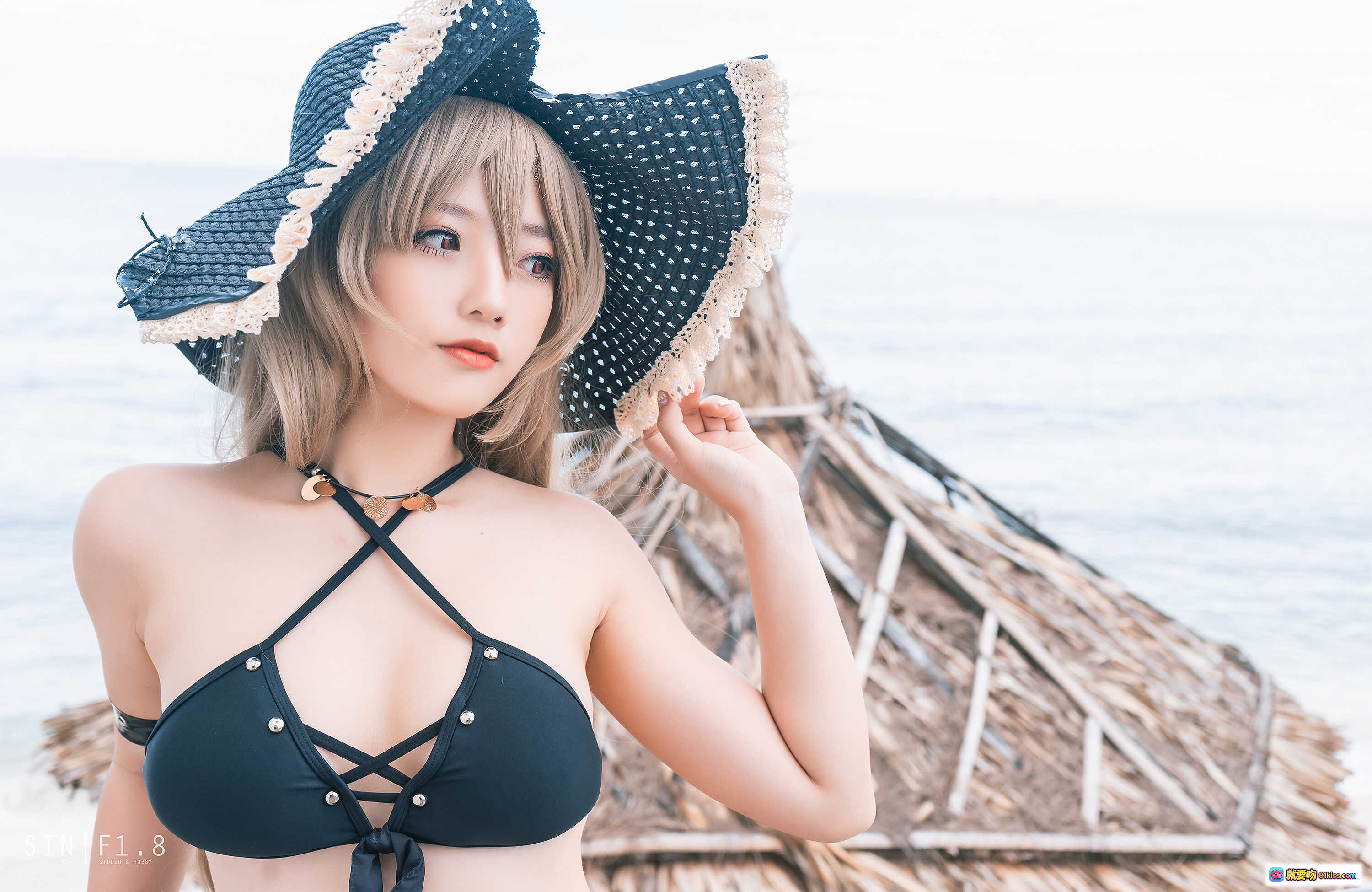 图片[2] - Messie Huang NO.03 Jean Bart泳装写真 | 黑色比基尼+牛仔短裤+波点宽檐帽海边度假风美拍 - 就要吻