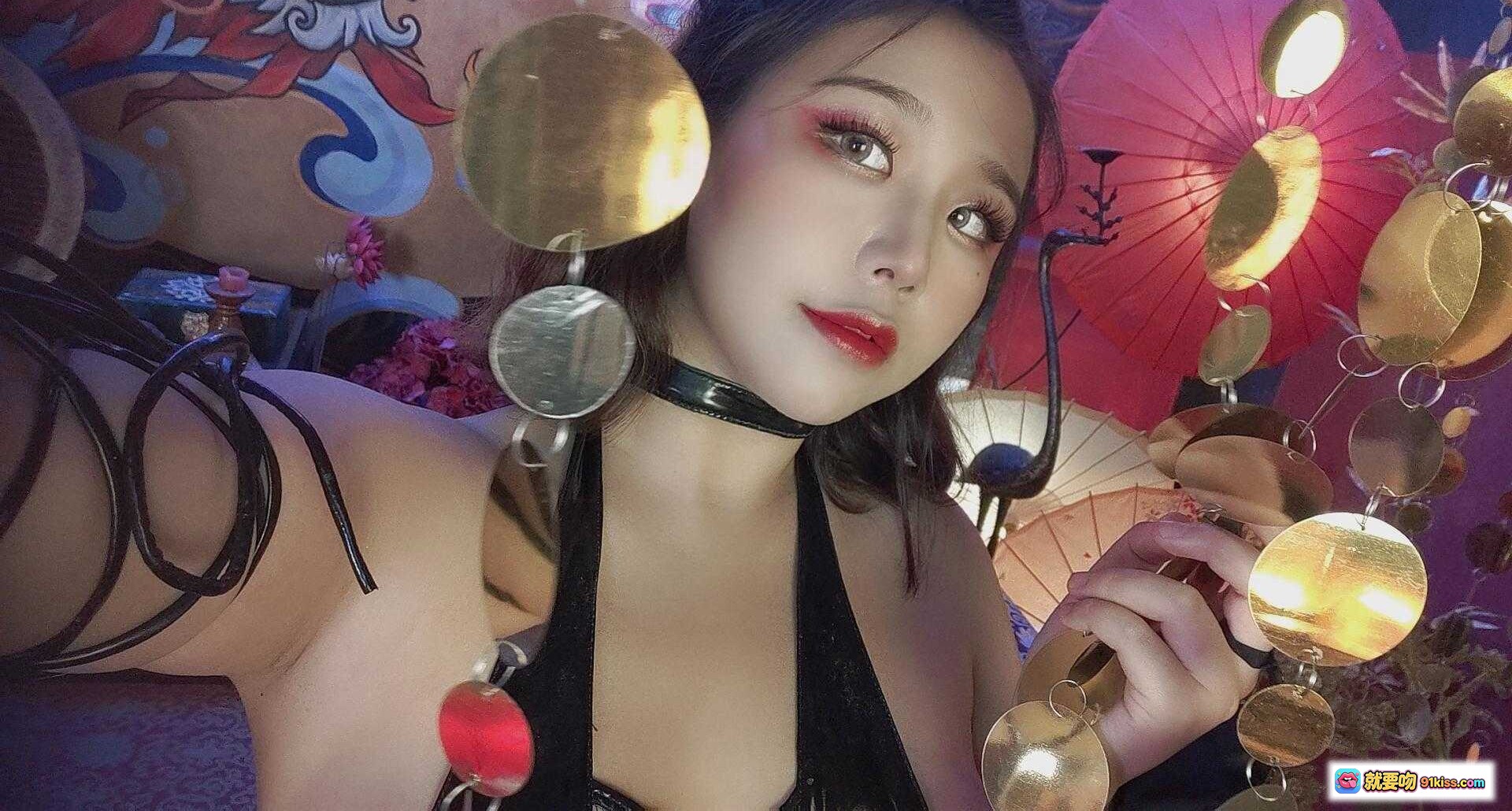 图片[8] - 穆零Mu0 NO.30自拍薄纱写真｜红黑性感内衣｜精致妆容｜梦幻灯光背景｜私房美拍 - 就要吻