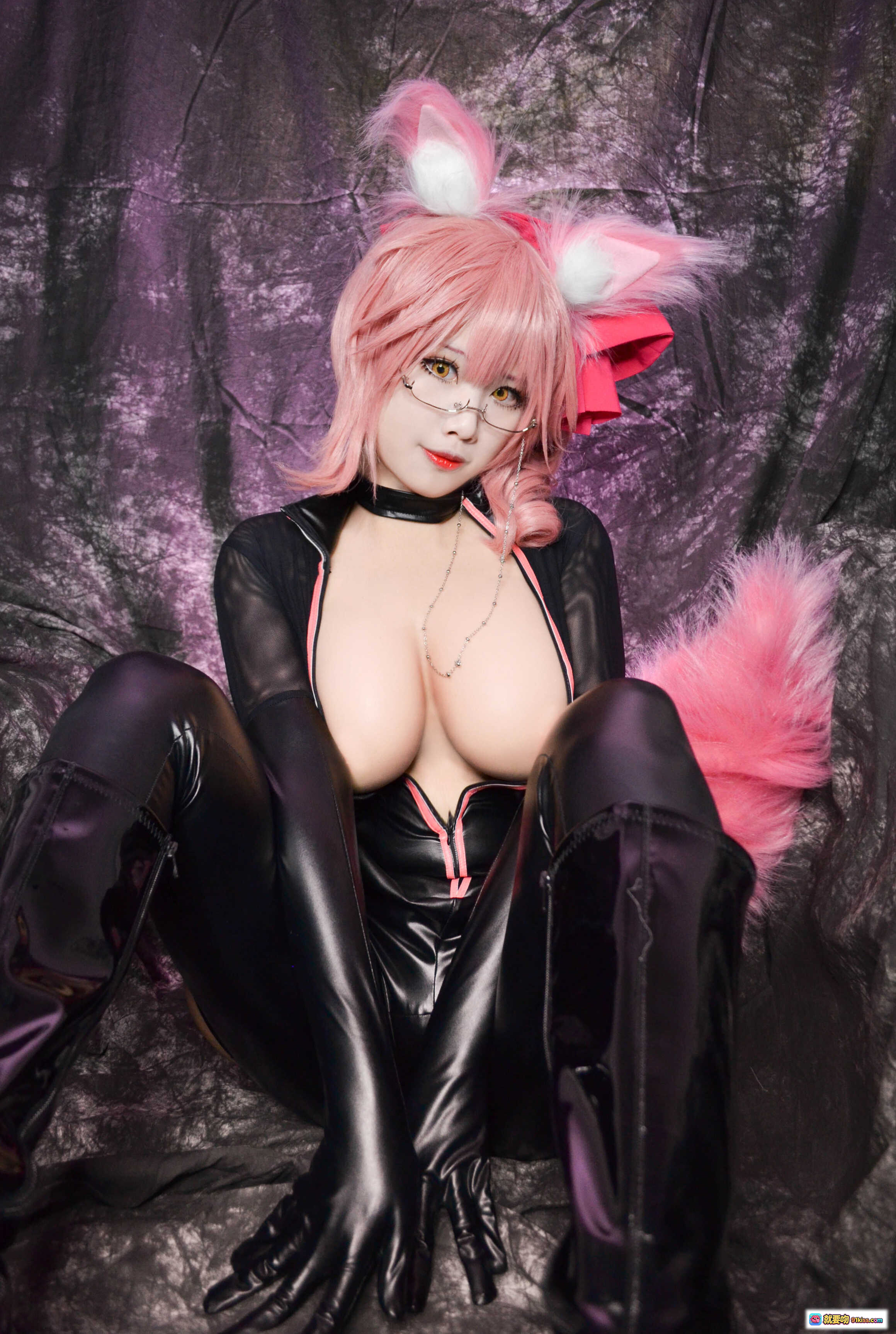 图片[7] - KaYa萱 NO.005 杀玉藻前皮衣Ver Cosplay 粉发兔耳黑丝紧身衣性感写真 15P高清图集 - 就要吻