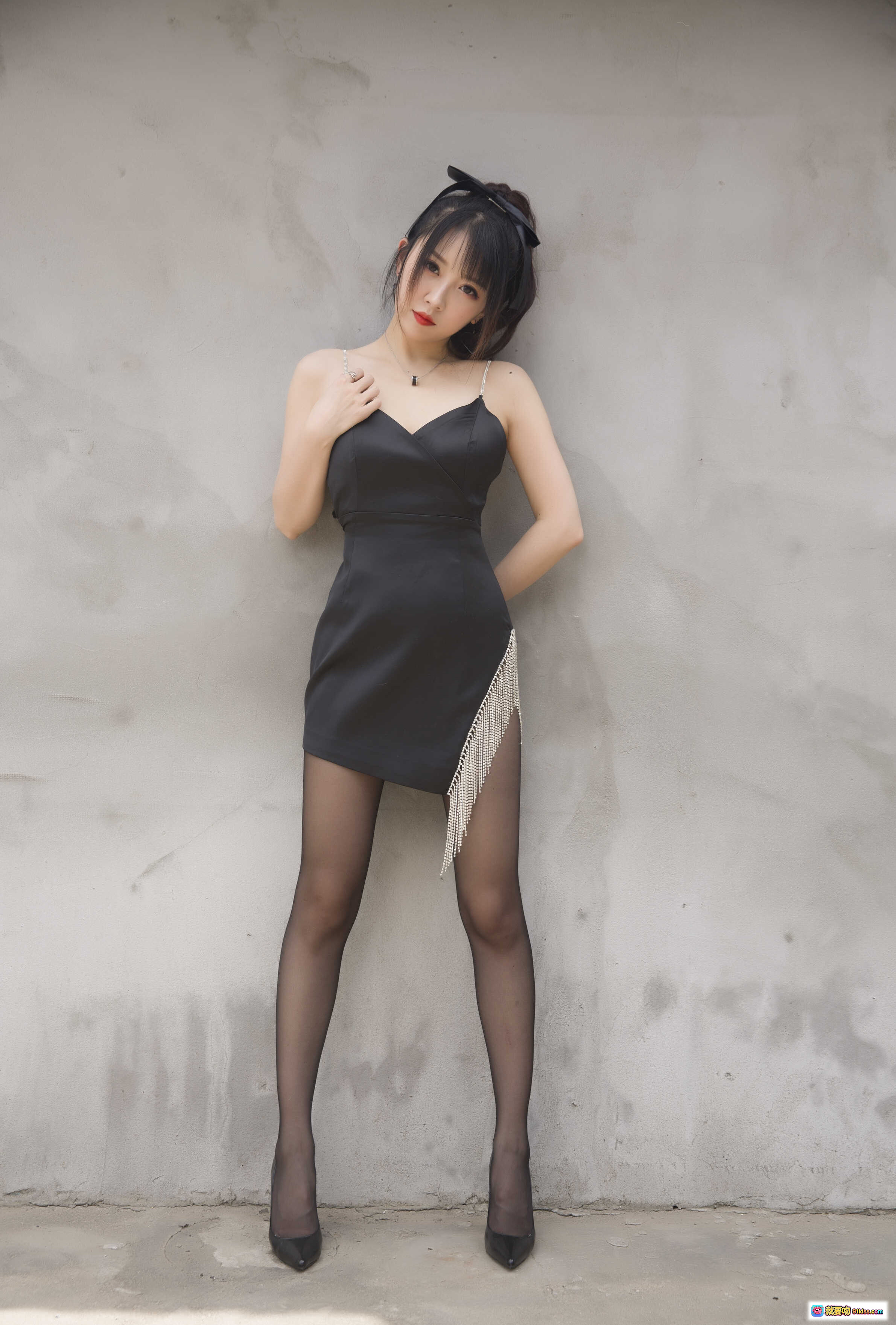 图片[3] - 小女巫露娜NO.018黑色流苏吊带裙黑丝美腿写真32P高清图集 - 就要吻