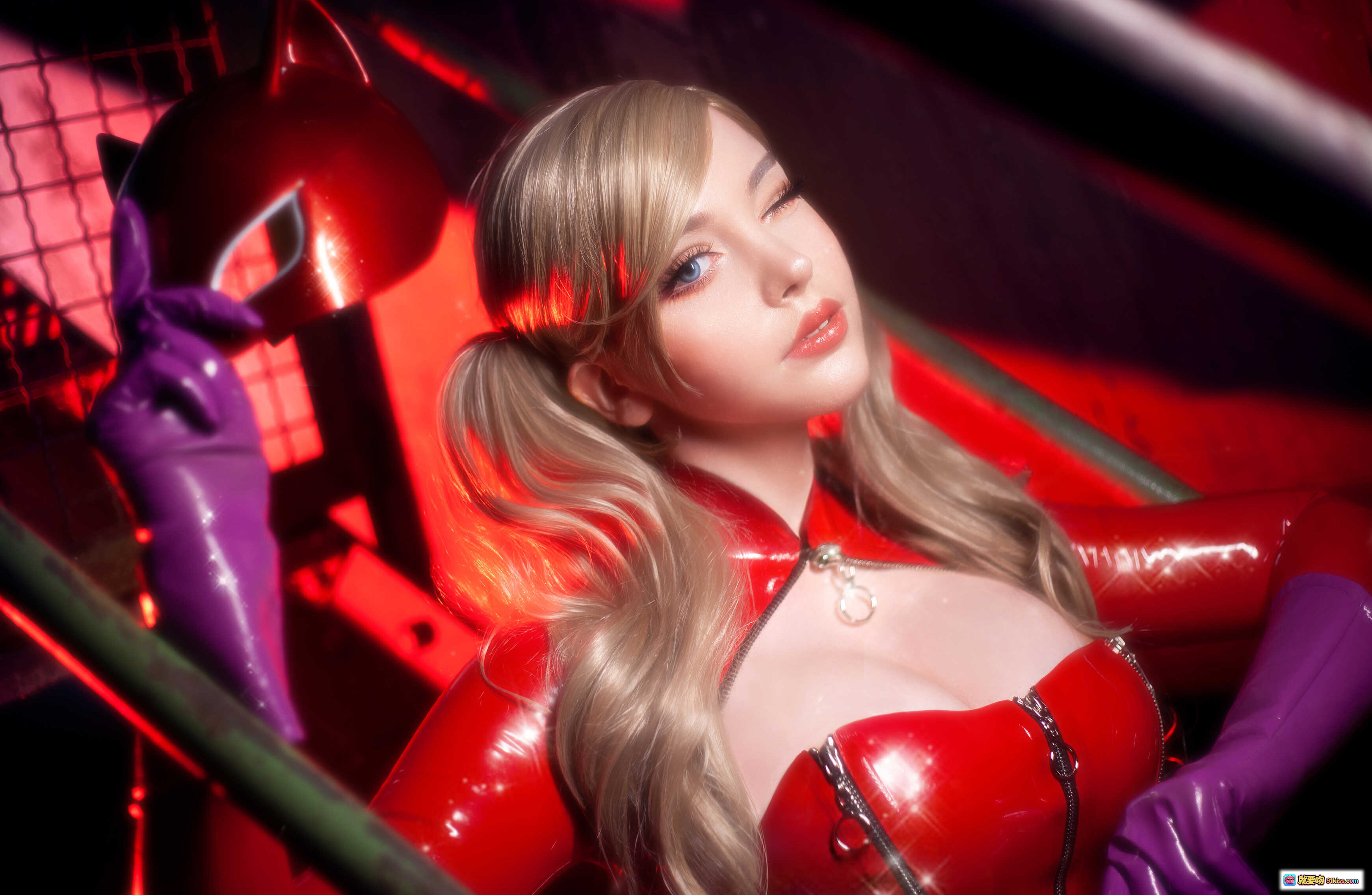 图片[6] - Sayathefox NO.017 Ann Takamaki 红色紧身乳胶装 金发美少女 工业风霓虹灯光 cosplay写真 10P高清图集 - 就要吻