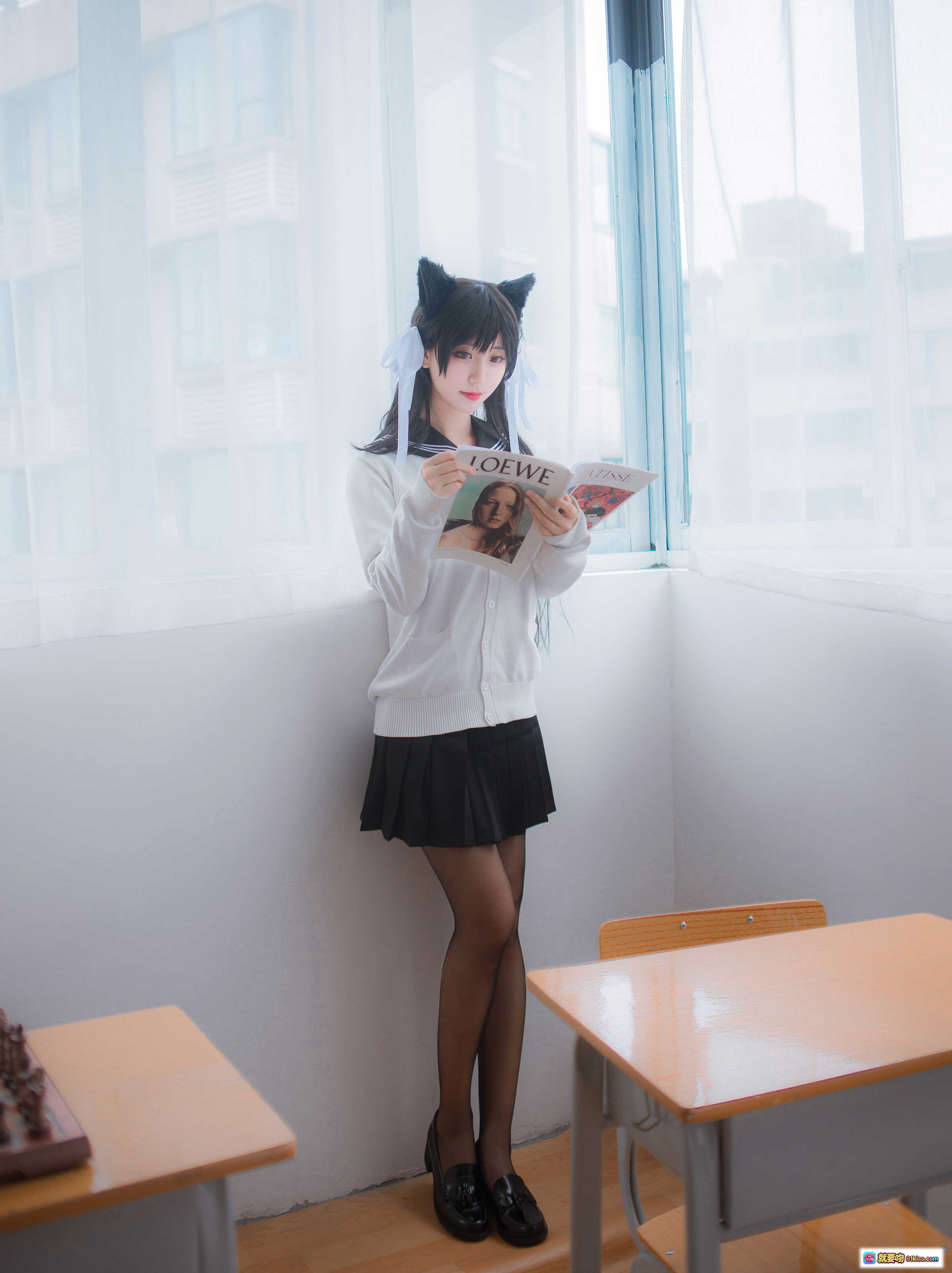 图片[2] - 黑川NO.006獒犬制服Cosplay写真 | 猫耳少女教室场景 | 白色水手服黑裙黑丝美腿 | 30P高清图集 - 就要吻