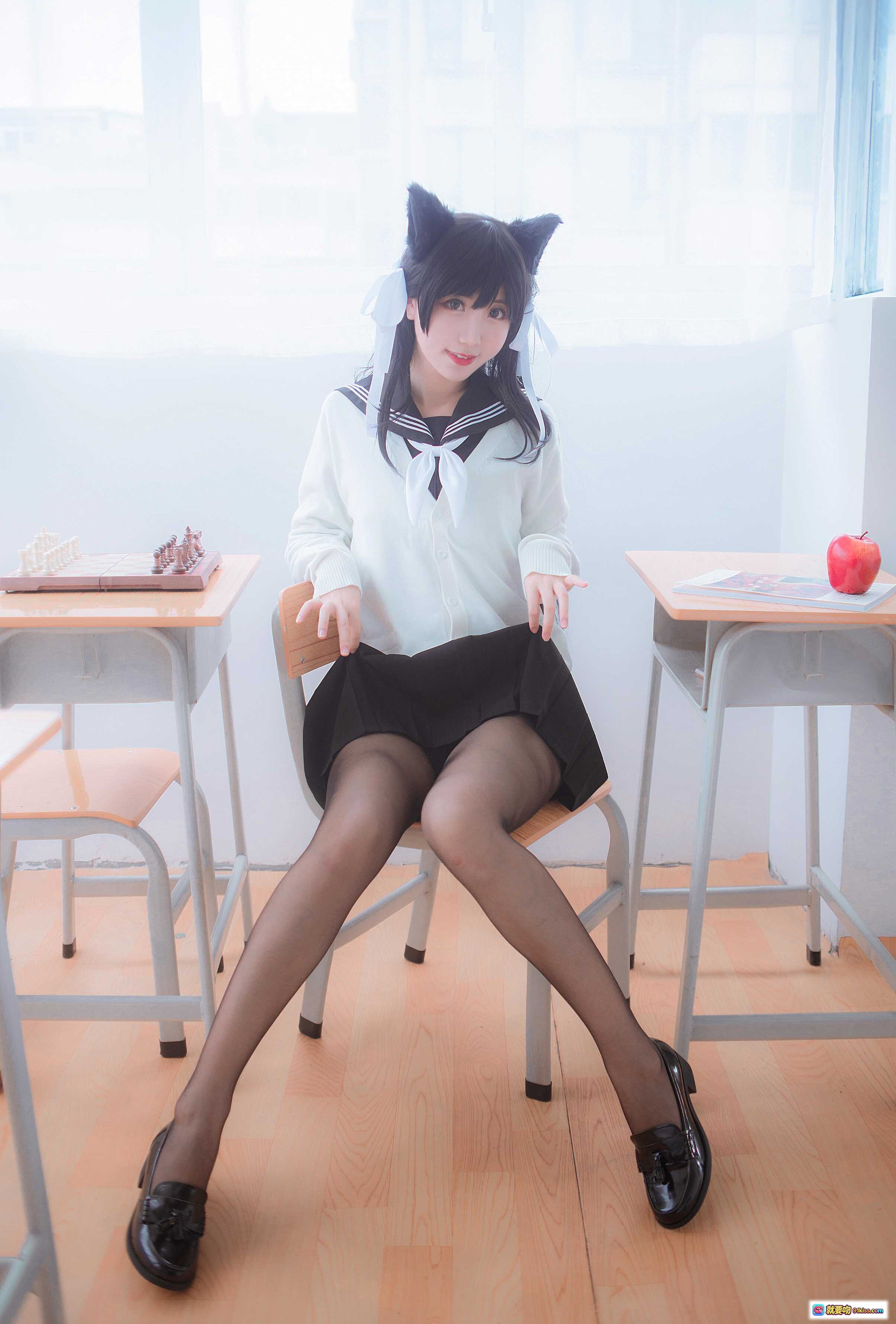 图片[7] - 黑川NO.006獒犬制服Cosplay写真 | 猫耳少女教室场景 | 白色水手服黑裙黑丝美腿 | 30P高清图集 - 就要吻