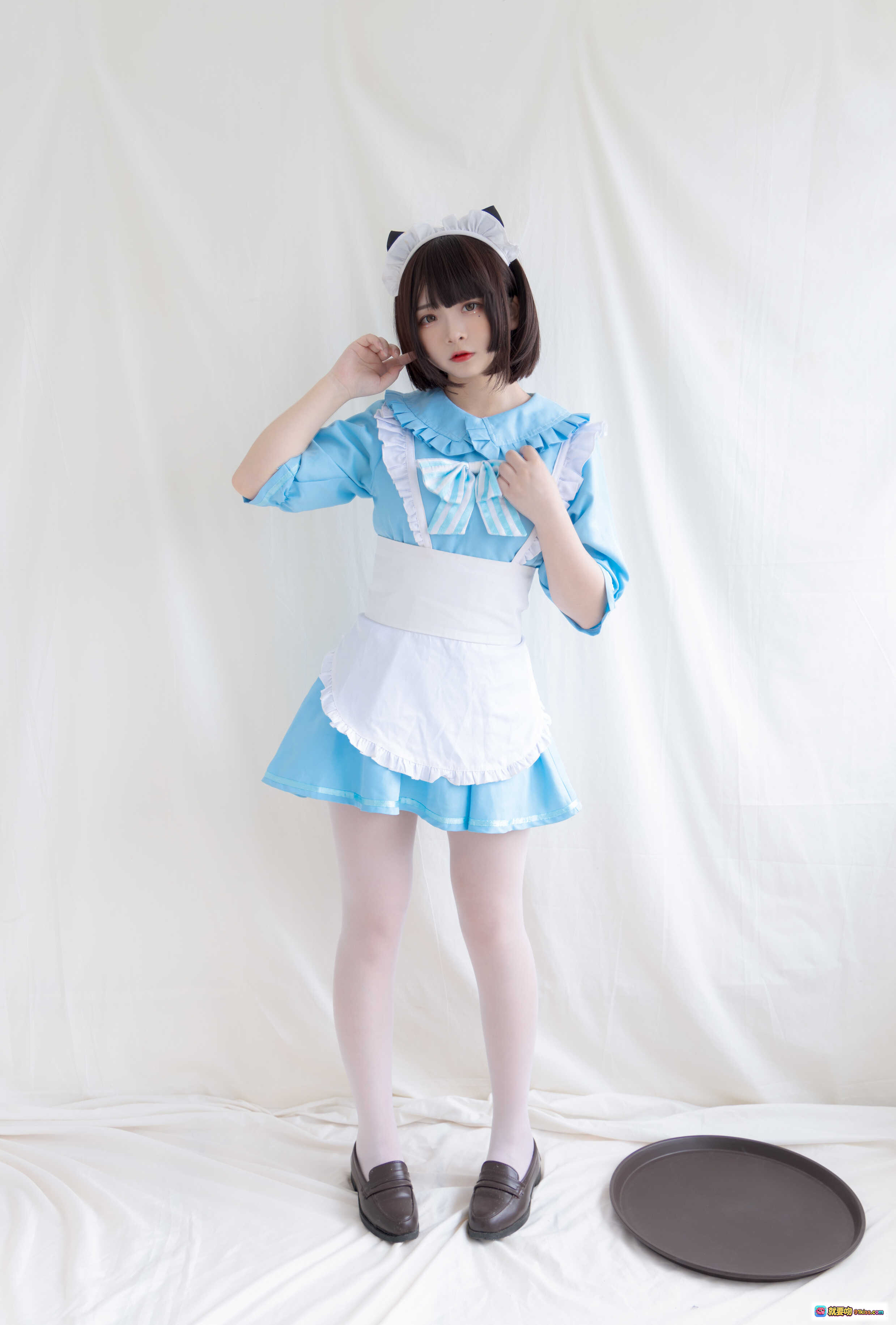 图片[1] - 古川NO.047蓝色小猫女仆装cosplay写真 甜美短发猫耳白围裙蓝裙少女风摄影图集 - 就要吻