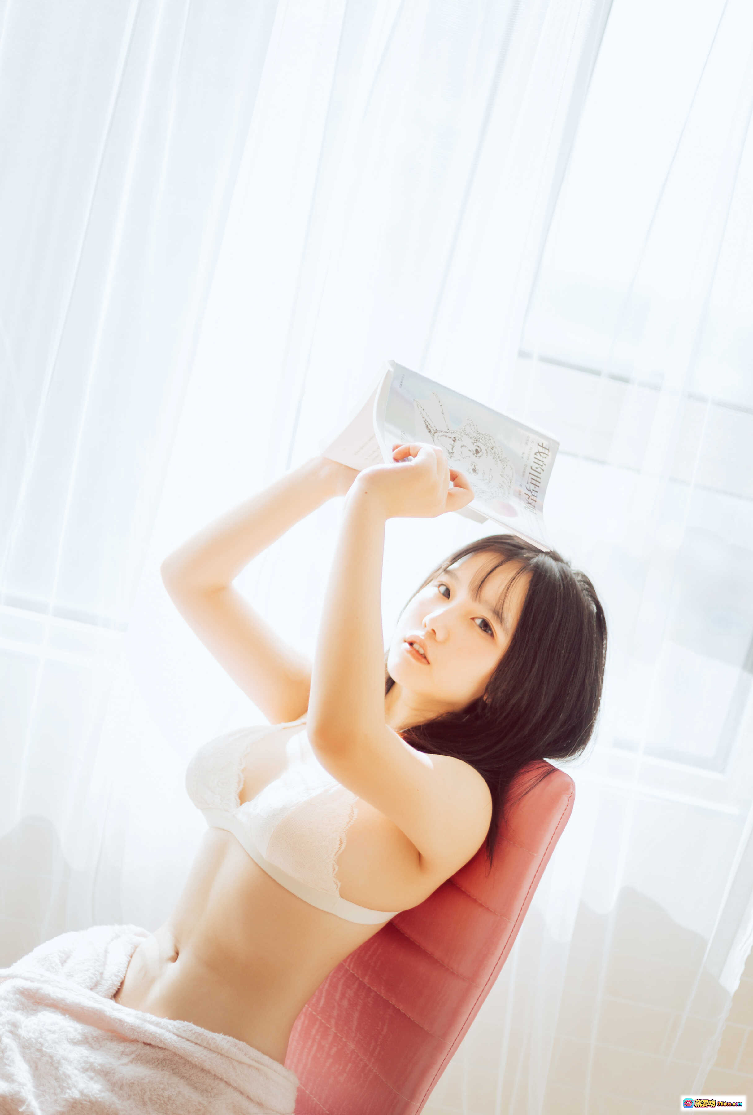 图片[1] - 阿半私房写真NO.008 | 白色蕾丝内衣+浴巾慵懒风 | 窗边柔光少女感 | 26P高清图集 - 就要吻