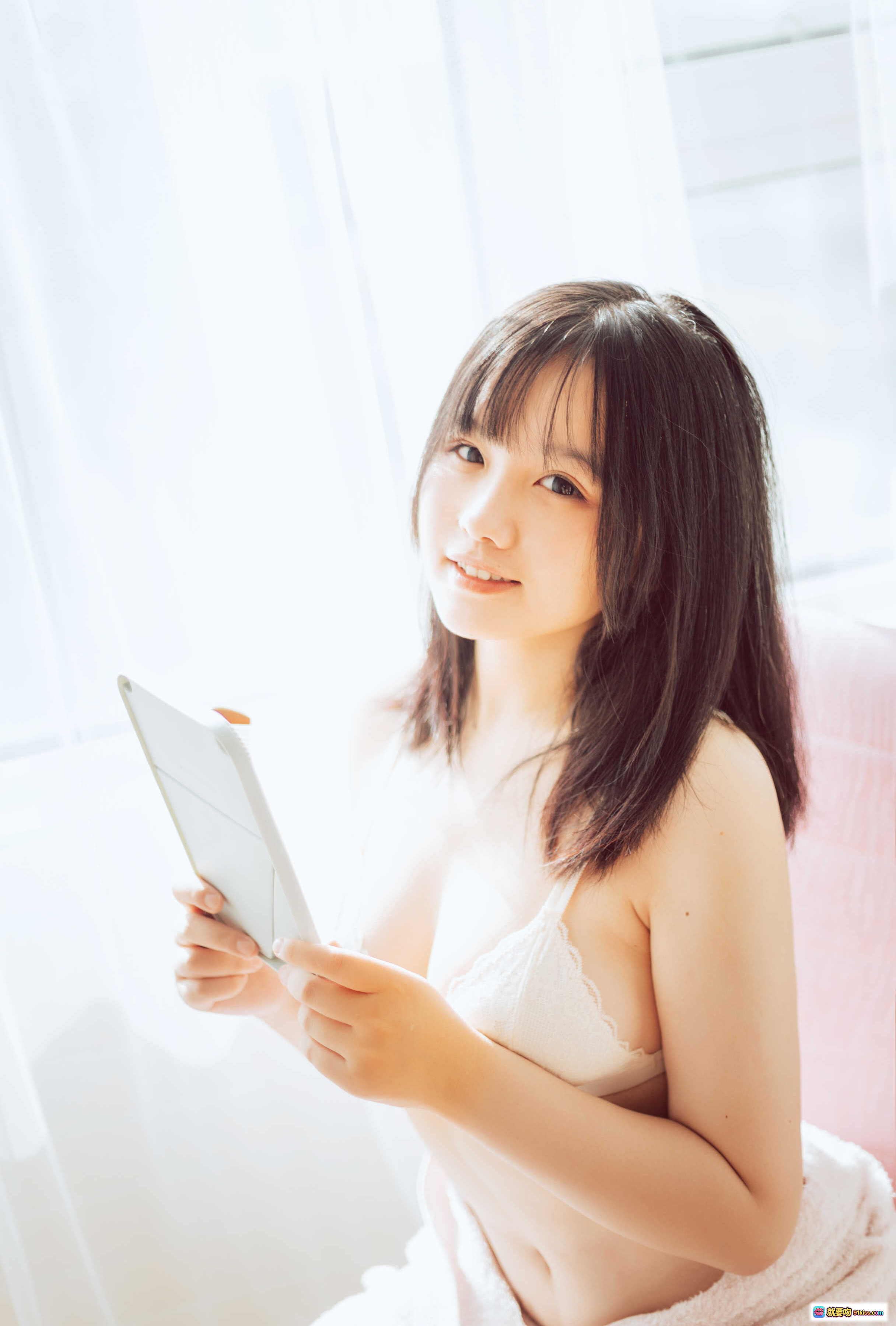 图片[10] - 阿半私房写真NO.008 | 白色蕾丝内衣+浴巾慵懒风 | 窗边柔光少女感 | 26P高清图集 - 就要吻