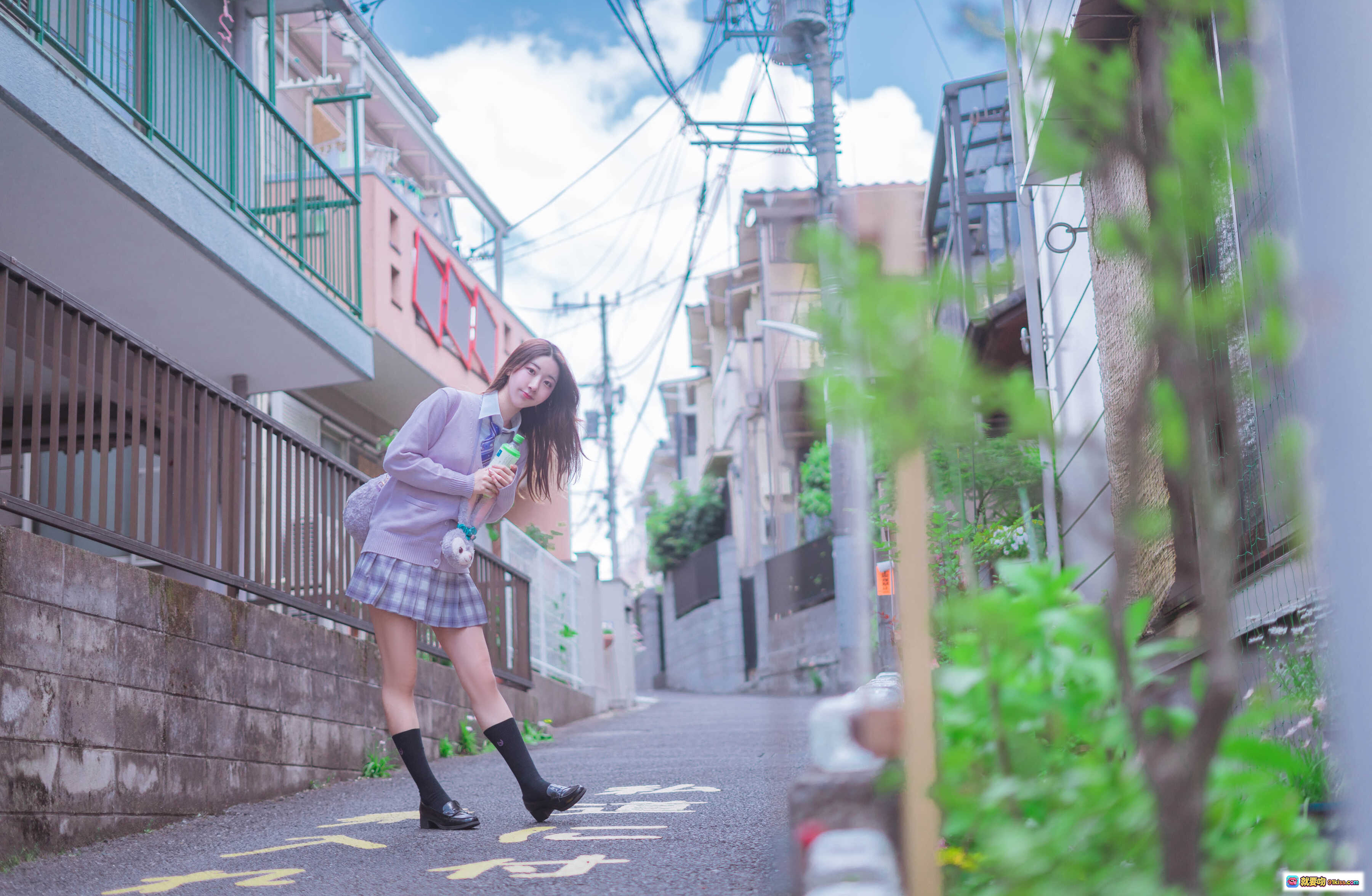 图片[2] - 黑川NO.040民宿楼下街景少女背影日系清新写真15P90MB - 就要吻