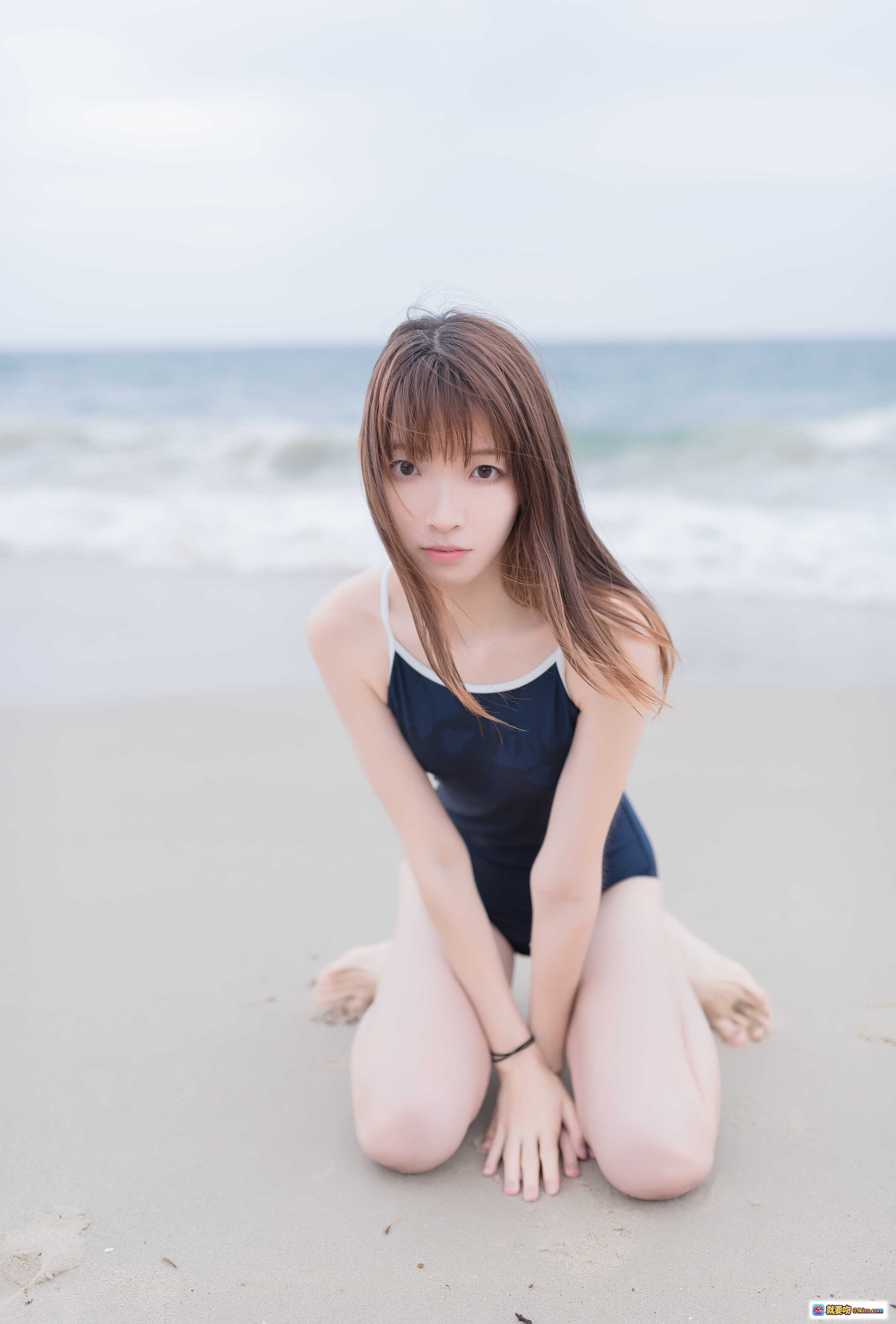 图片[2] - 祖木子NO.014海之死库水2｜沙滩少女写真｜深蓝泳衣海边跪姿｜清新自然风｜50P高清图集 - 就要吻