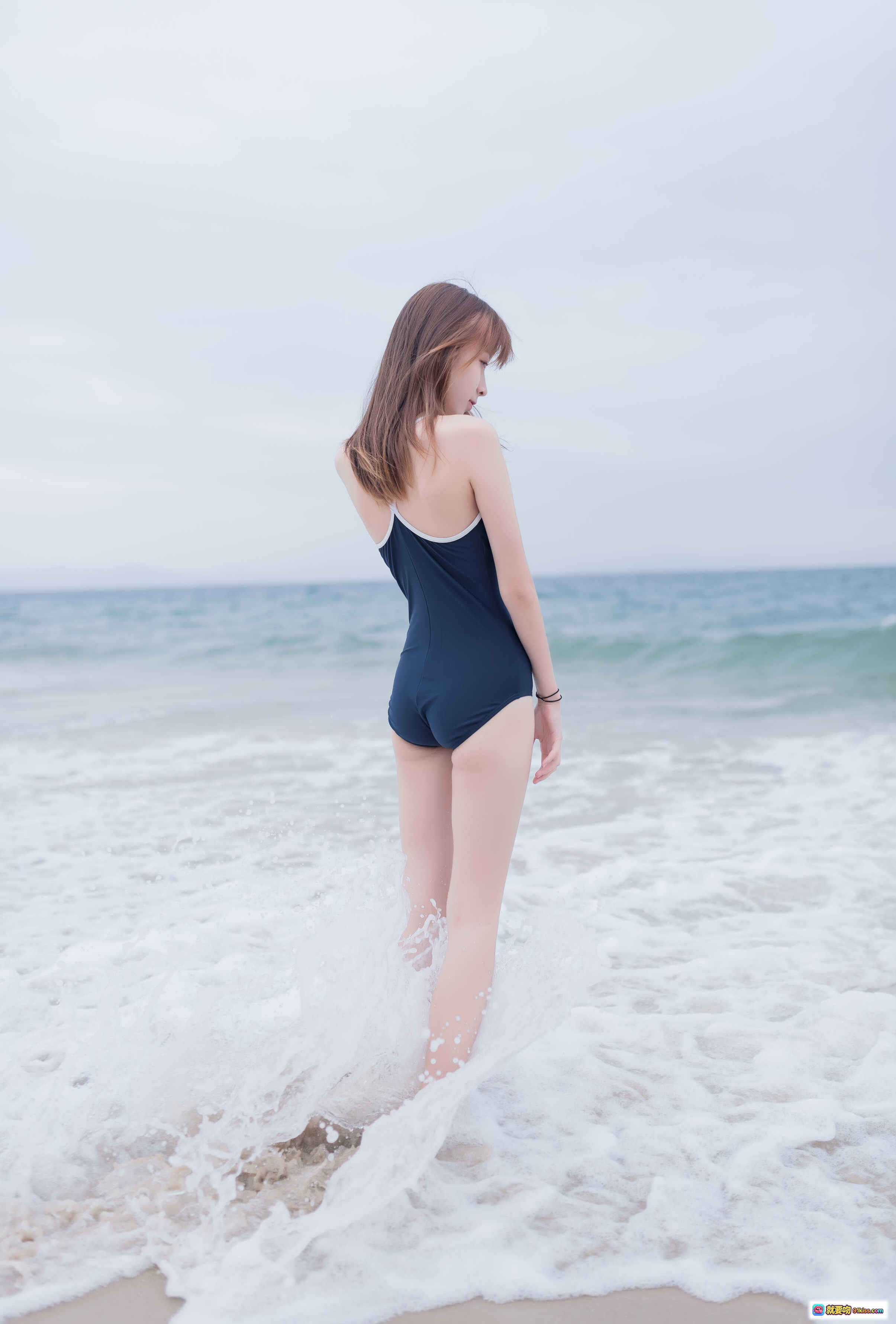 图片[10] - 祖木子NO.014海之死库水2｜沙滩少女写真｜深蓝泳衣海边跪姿｜清新自然风｜50P高清图集 - 就要吻