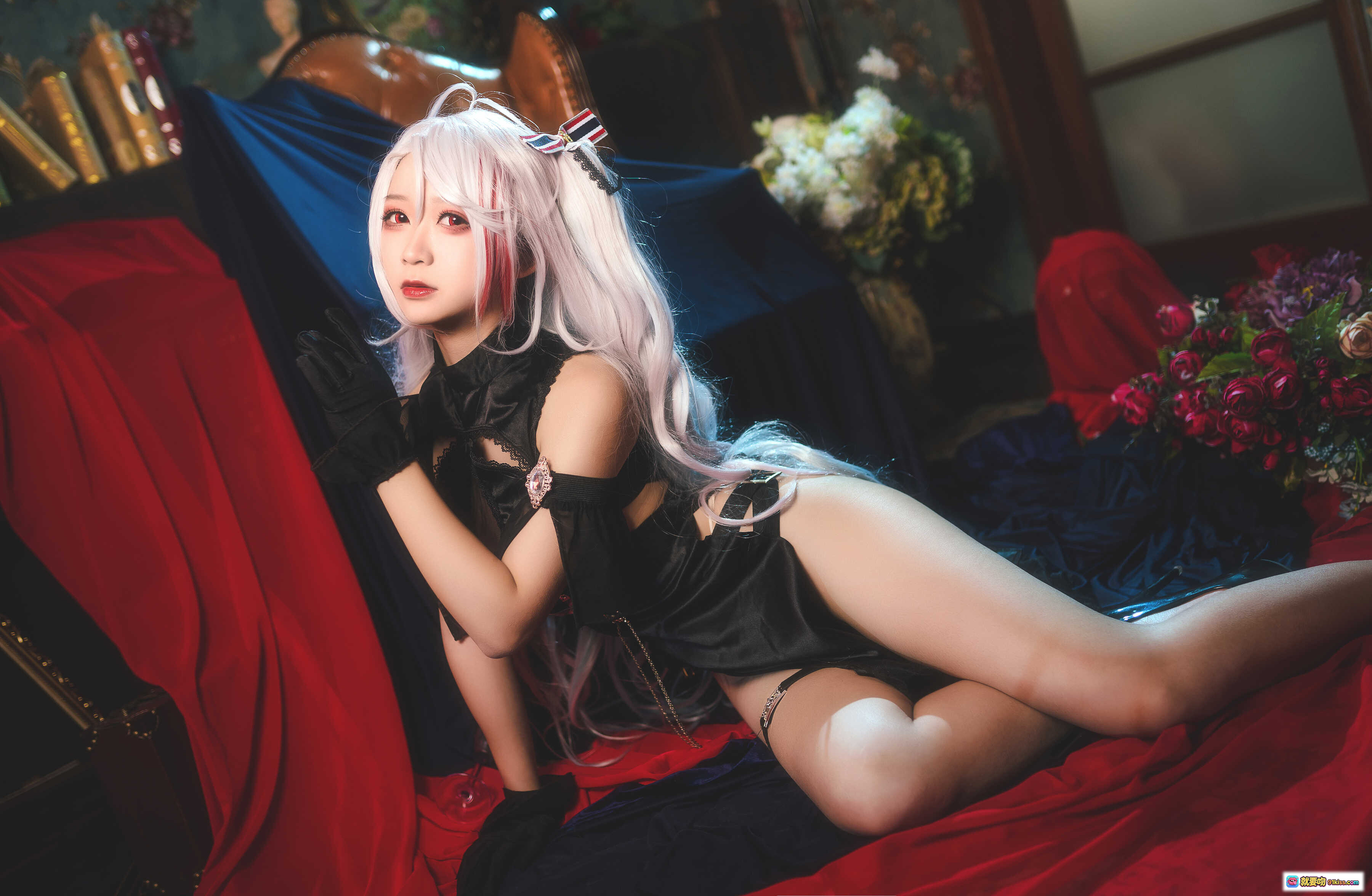 图片[10] - 樱落酱NO.010欧根礼服Cosplay写真｜黑丝蕾丝性感造型｜复古花墙红毯场景｜12P高清美图 - 就要吻