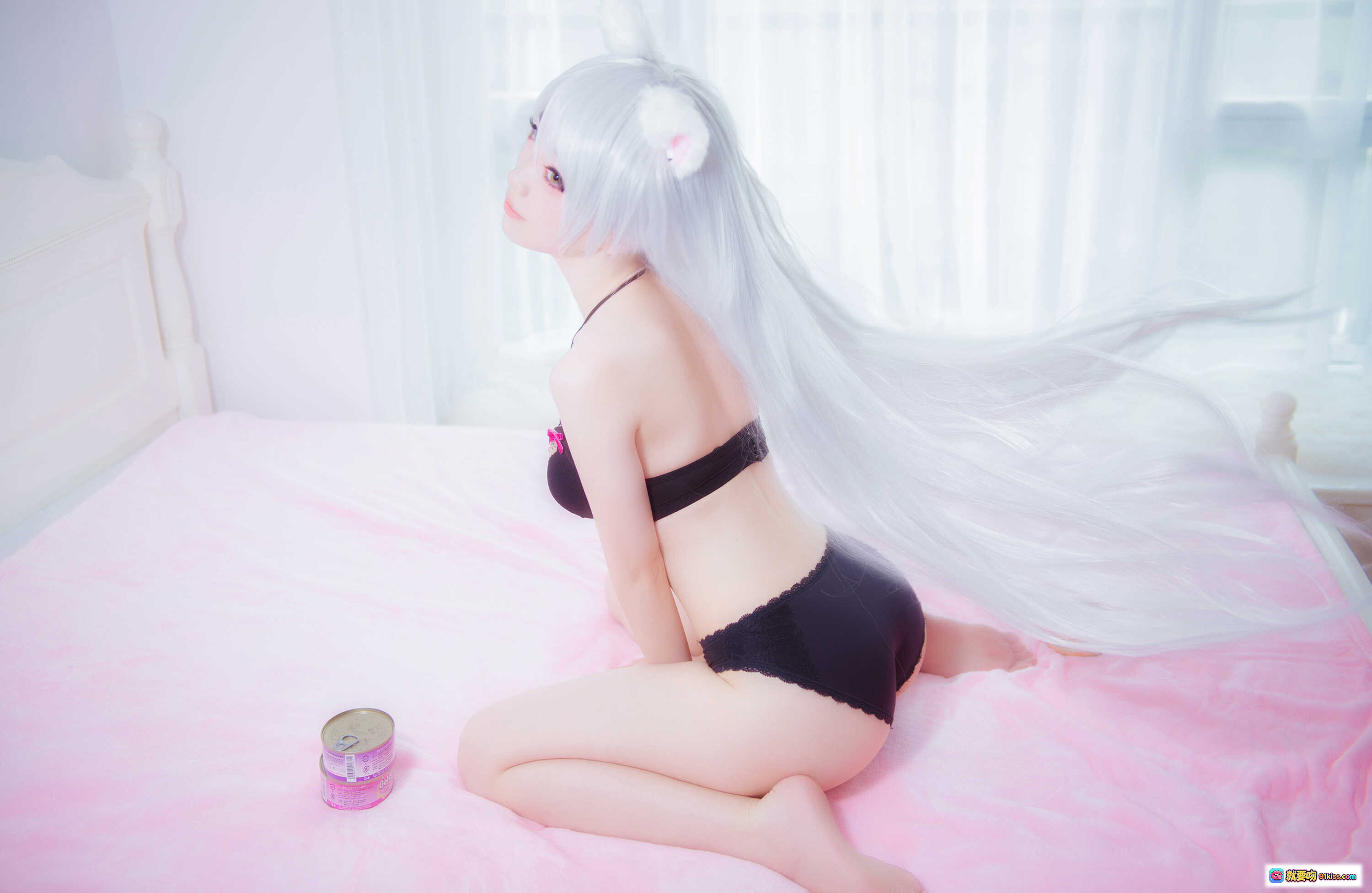 图片[7] - 妖少you1-羽川翼cosplay写真 | 白发猫耳少女教室桌拍 | 黑色蕾丝内衣性感坐姿 | NO.022高清美图 - 就要吻