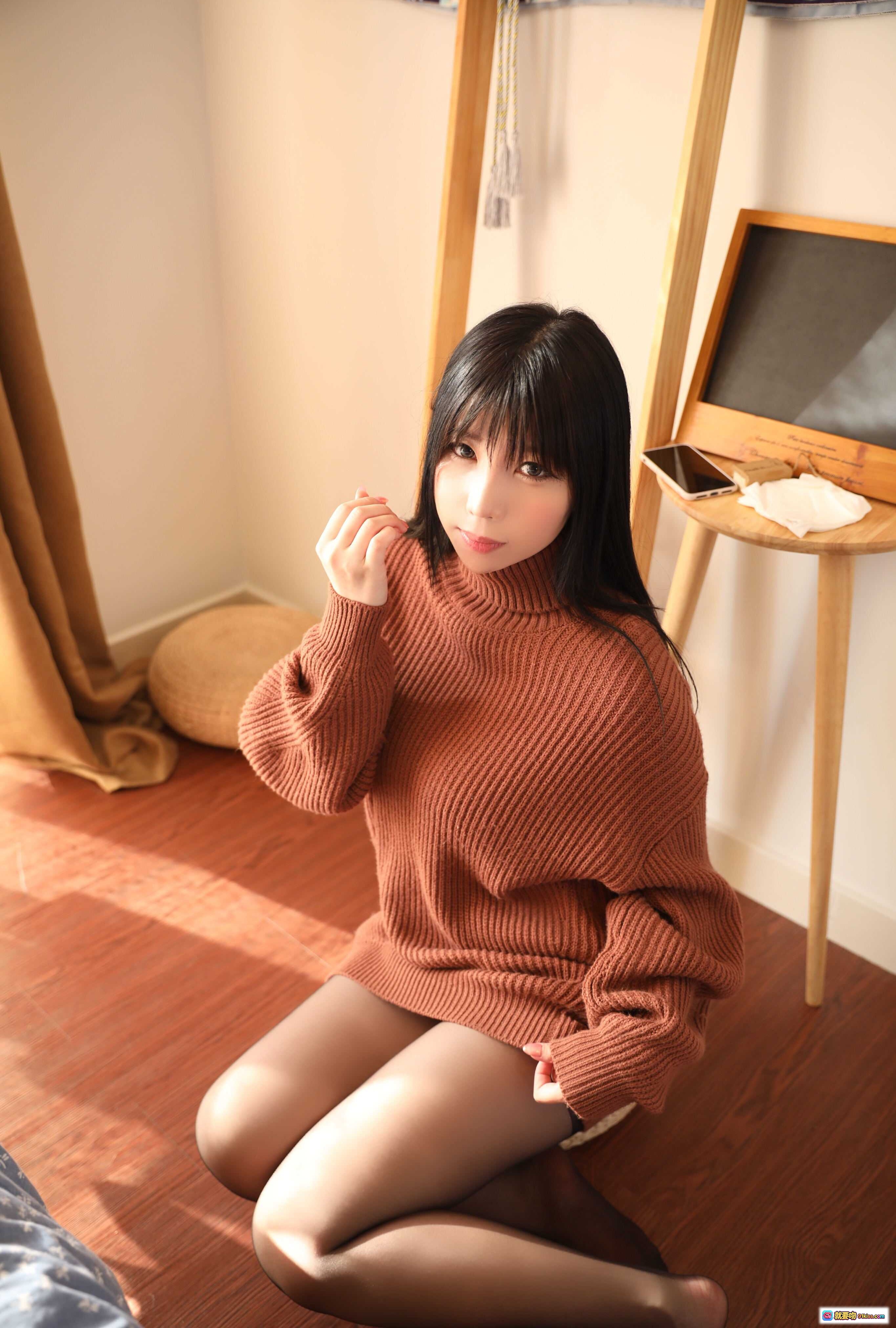 图片[3] - 鹿野希 Vol.01 土曜日の彼女 95枚电子版写真集 温柔少女居家茶道风 阳光窗边静谧氛围 绿毛衣黑长发日系清新风格 - 就要吻