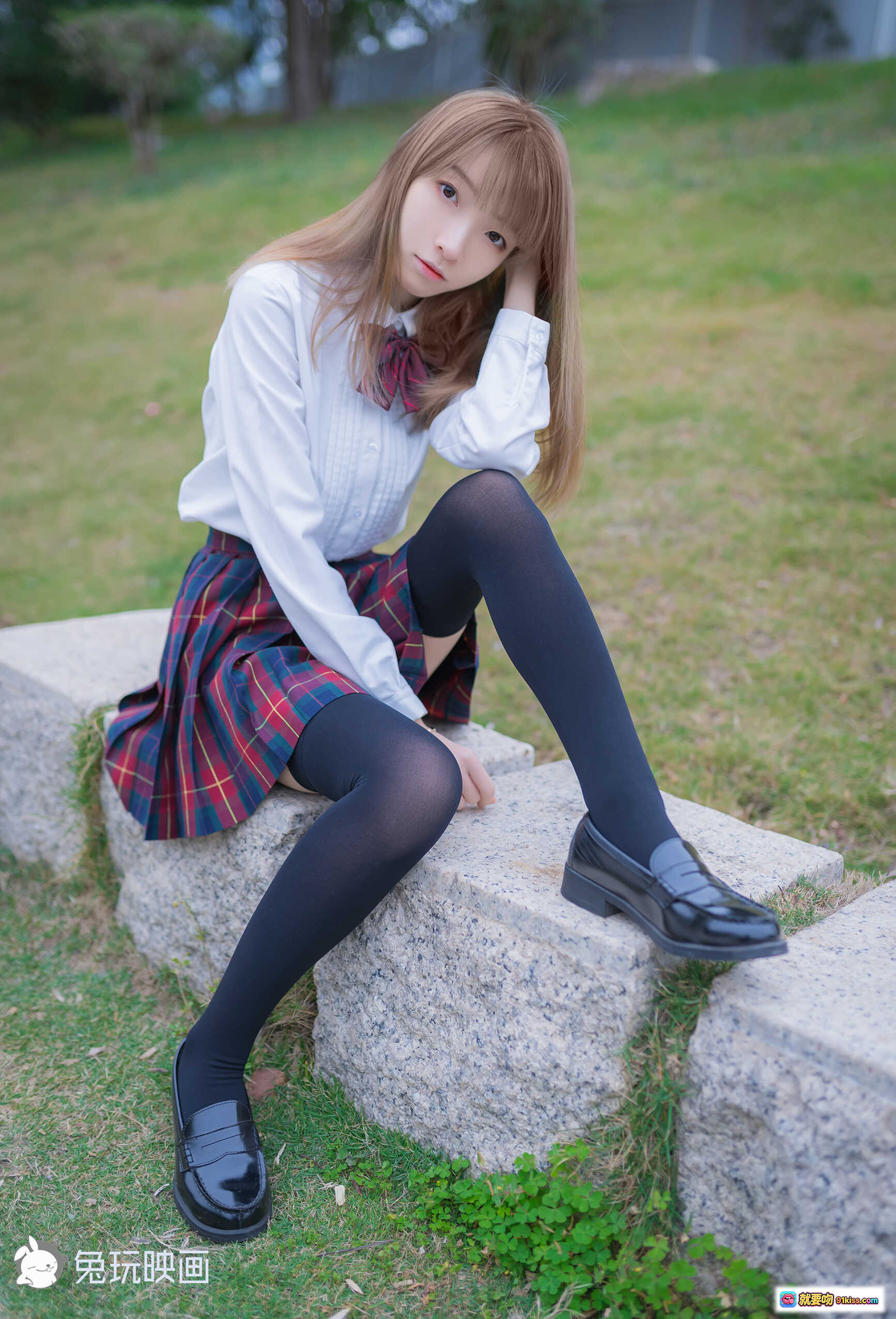 图片[5] - 祖木子NO.023绿草坪写真｜白色衬衫+格子裙少女风｜清新自然外拍美图40P - 就要吻