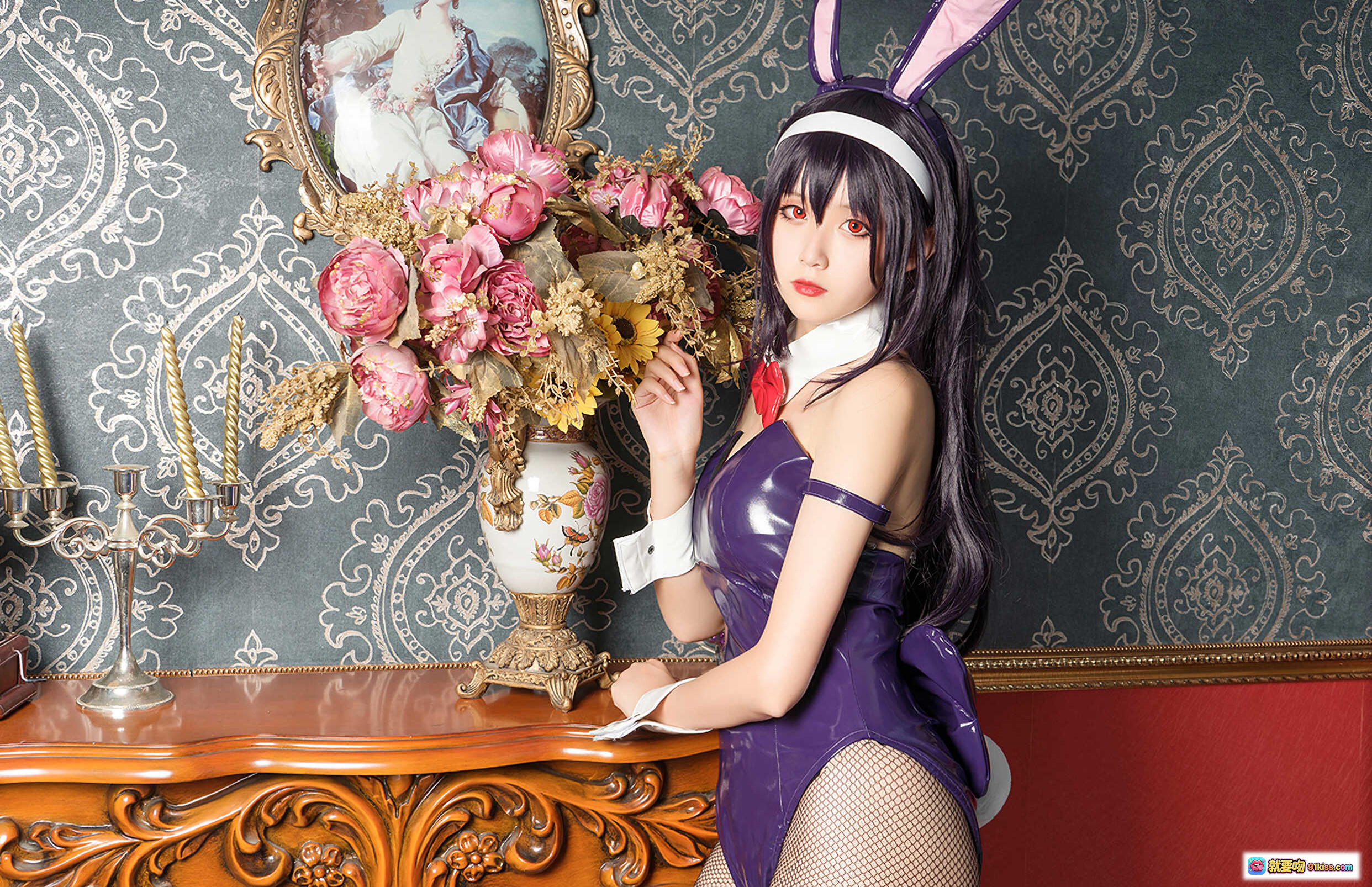 图片[8] - 秋楚楚霞之丘诗羽Cosplay写真｜紫色兔女郎装+红蝴蝶结+黑长直+复古花瓶背景｜39P高清图集 - 就要吻