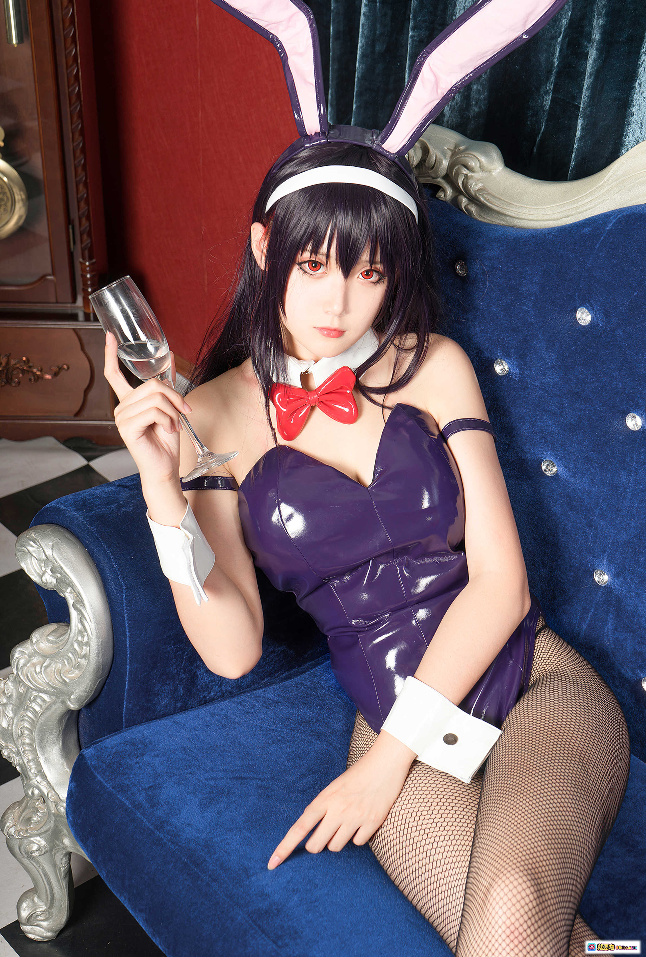 图片[7] - 秋楚楚霞之丘诗羽Cosplay写真｜紫色兔女郎装+红蝴蝶结+黑长直+复古花瓶背景｜39P高清图集 - 就要吻