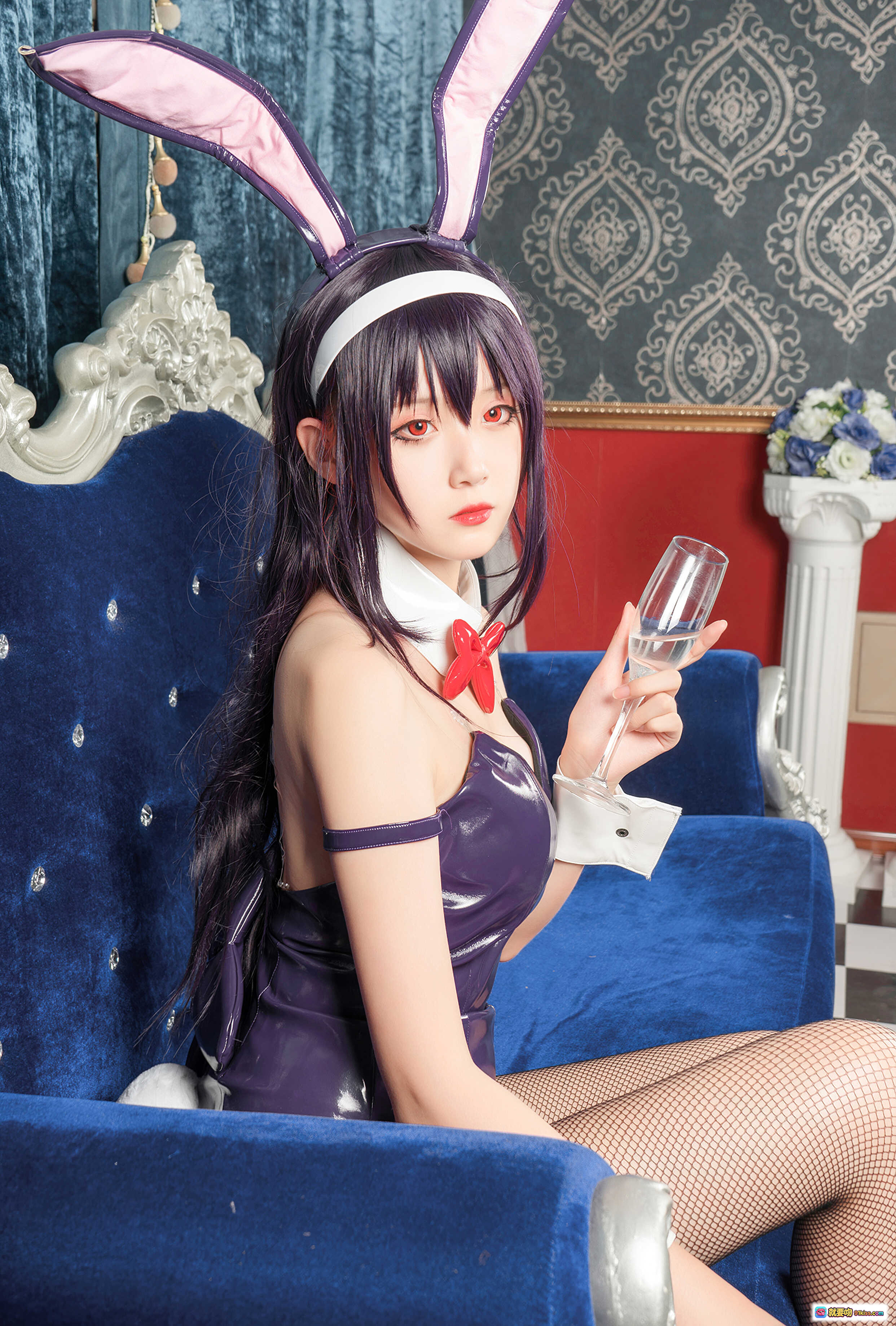 图片[2] - 秋楚楚霞之丘诗羽Cosplay写真｜紫色兔女郎装+红蝴蝶结+黑长直+复古花瓶背景｜39P高清图集 - 就要吻
