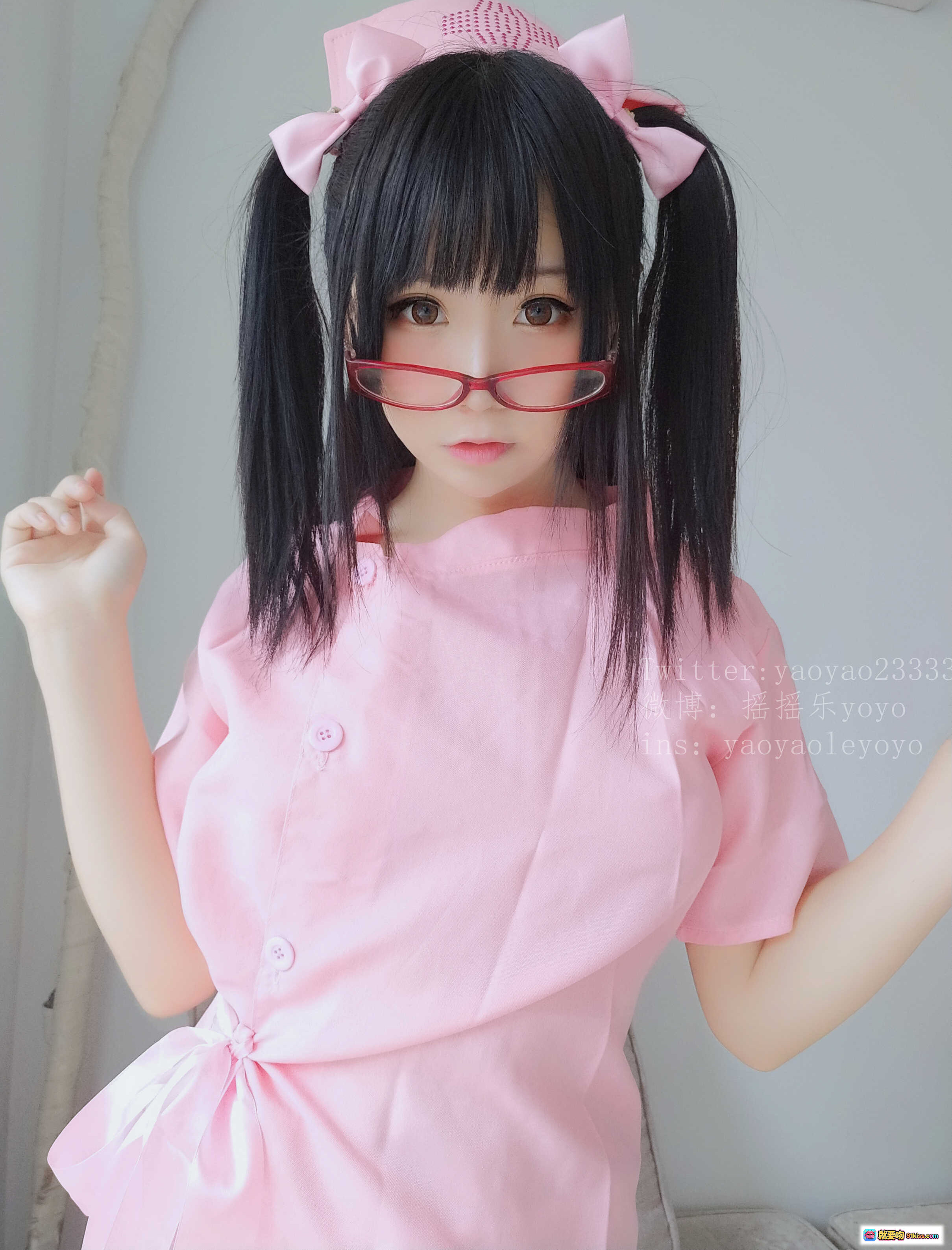 图片[3] - 摇摇乐yoyo粉红护士Cosplay写真 NO.031 Vol.09 双马尾红框眼镜甜美少女风高清图集 - 就要吻