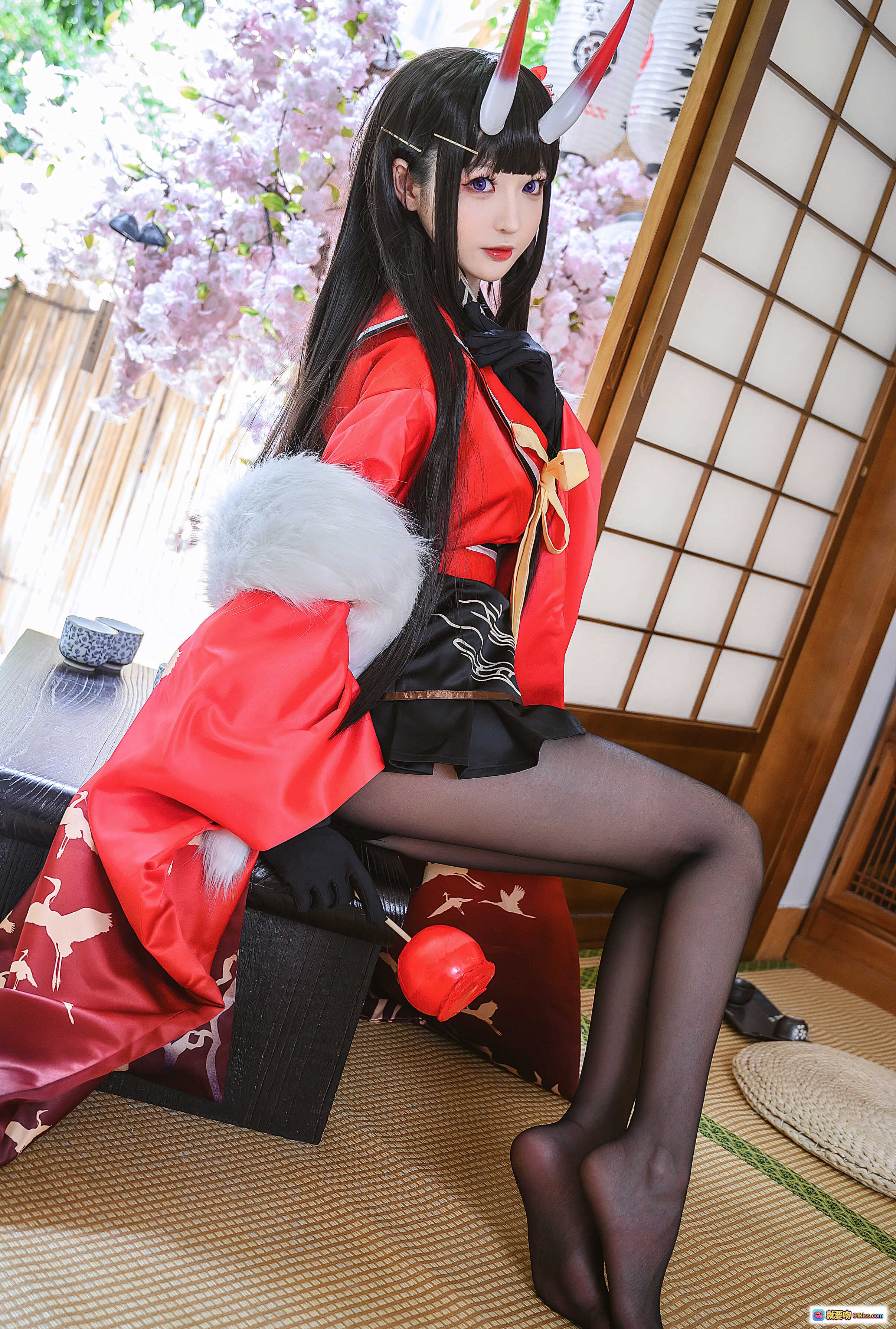 图片[2] - 南宫NO.013酒吞童子cos黑丝美腿日式和风写真 红衣鹤纹榻榻米场景性感优雅 - 就要吻