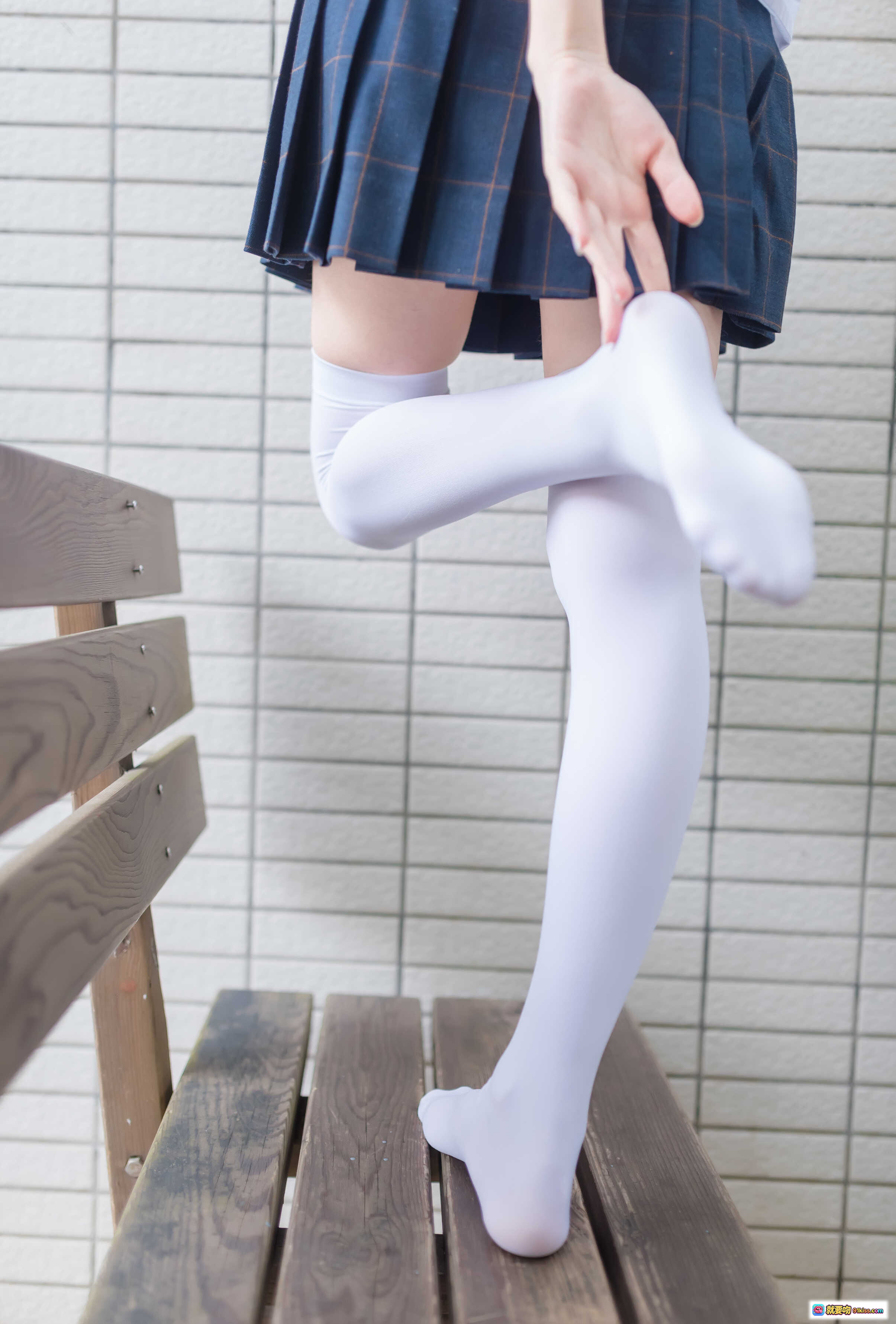 图片[7] - 祖木子NO.011青春学妹白袜美腿木椅写真50P高清图集 - 就要吻