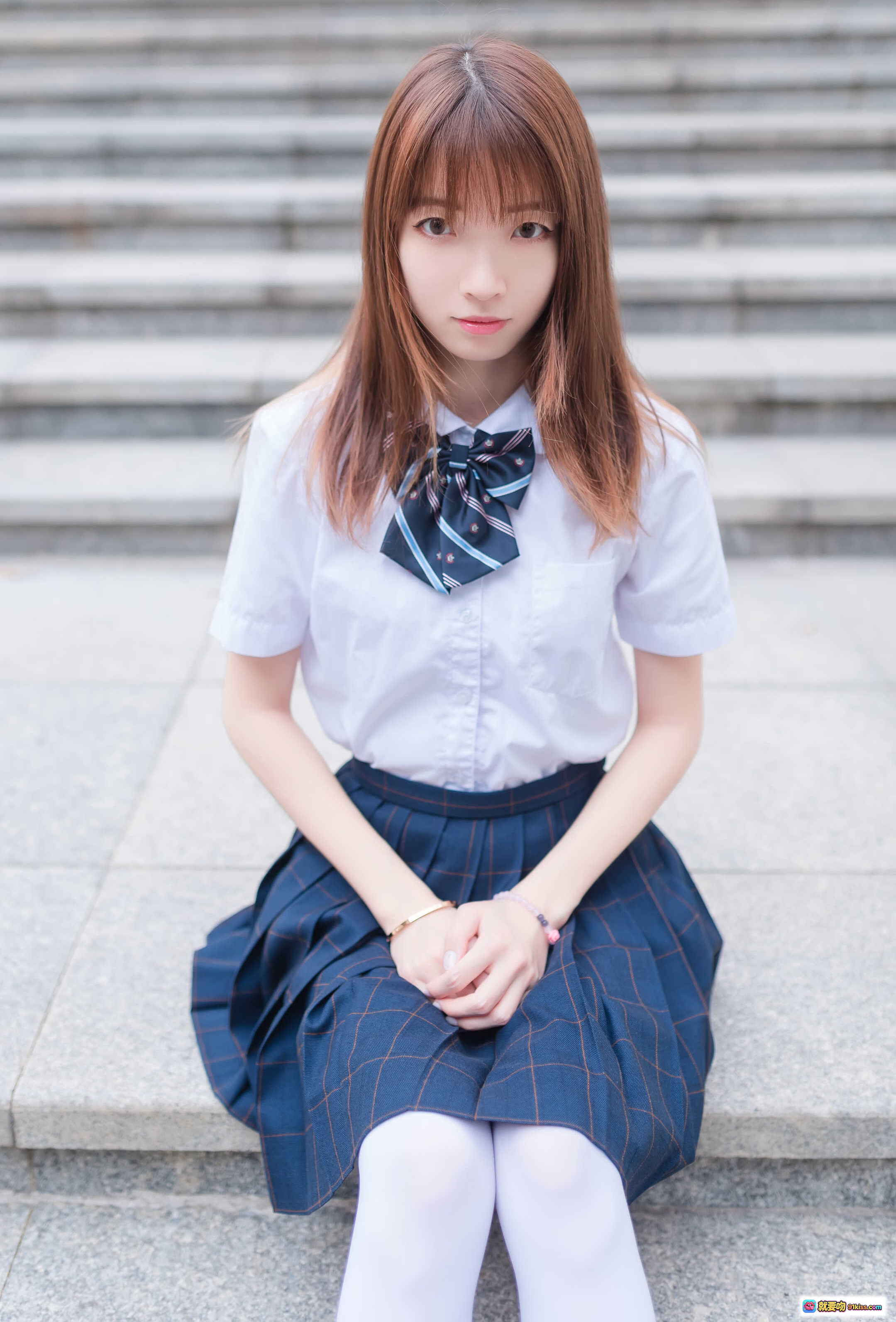 图片[9] - 祖木子NO.011青春学妹白袜美腿木椅写真50P高清图集 - 就要吻