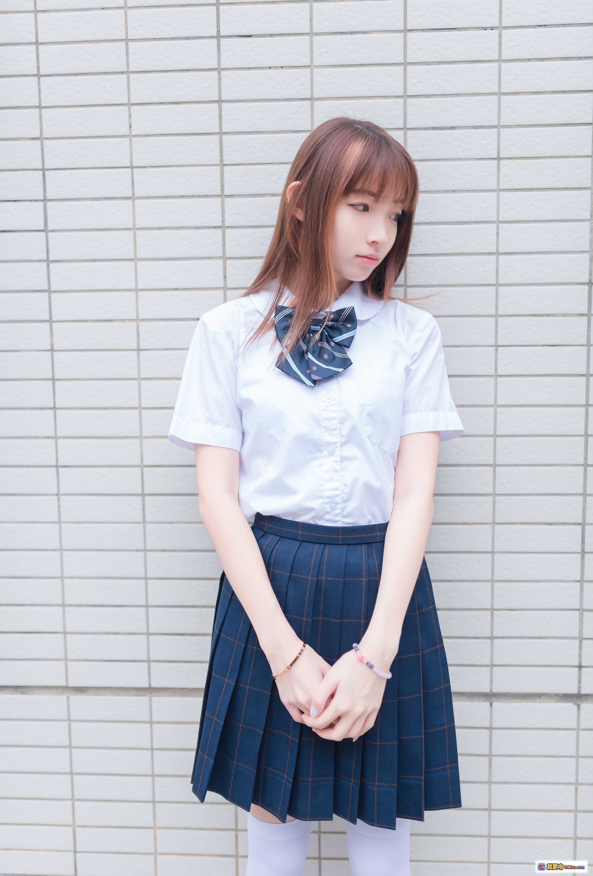 图片[3] - 祖木子NO.011青春学妹白袜美腿木椅写真50P高清图集 - 就要吻