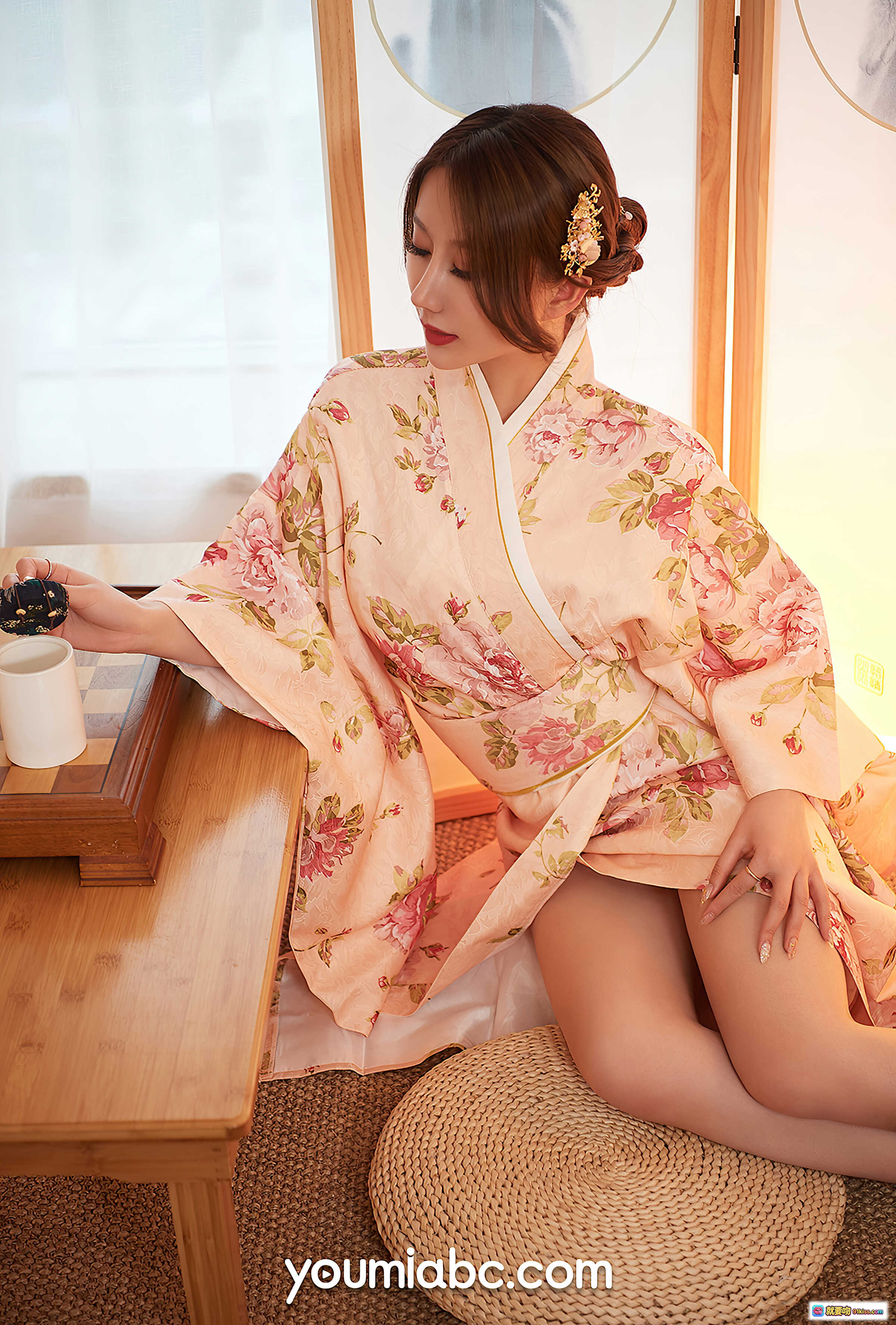 图片[8] - 和服少女苏小曼优雅坐姿写真｜日式榻榻米茶室氛围｜粉色花卉浴衣美腿特写｜YouMi尤蜜2020精选图集 - 就要吻