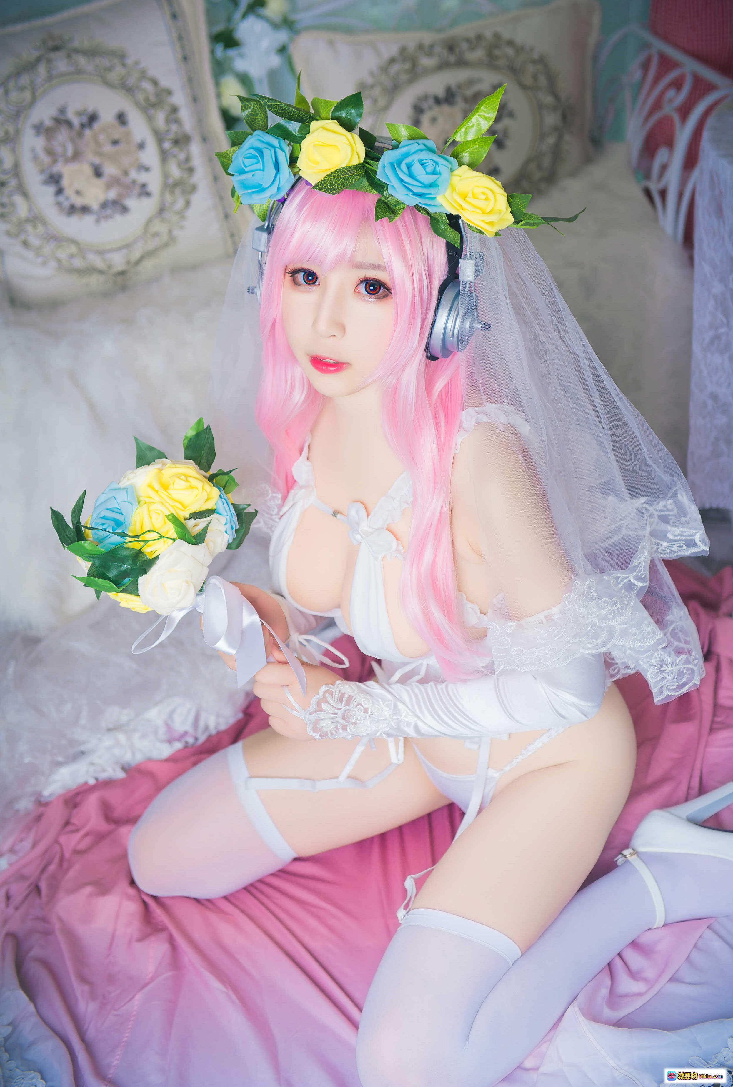 图片[7] - 小酥酱NO.012索尼子花嫁Cosplay写真 白色蕾丝内衣粉发少女躺姿花环装饰40P高清图集 - 就要吻