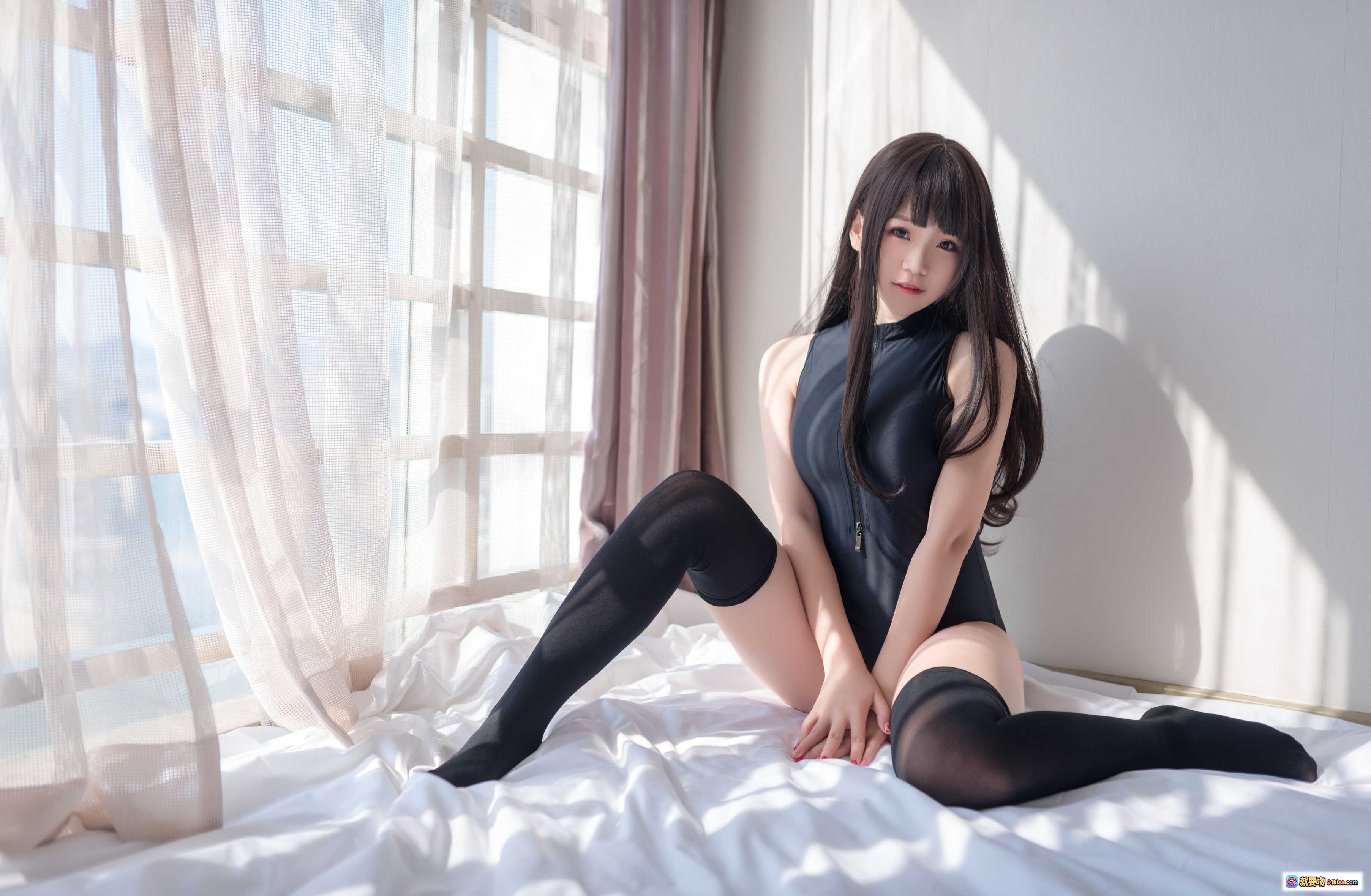 图片[8] - Yoko宅夏NO.006开胸泳衣2写真集 28P高清美腿黑丝性感私房照 室内窗边光影氛围感大片 - 就要吻