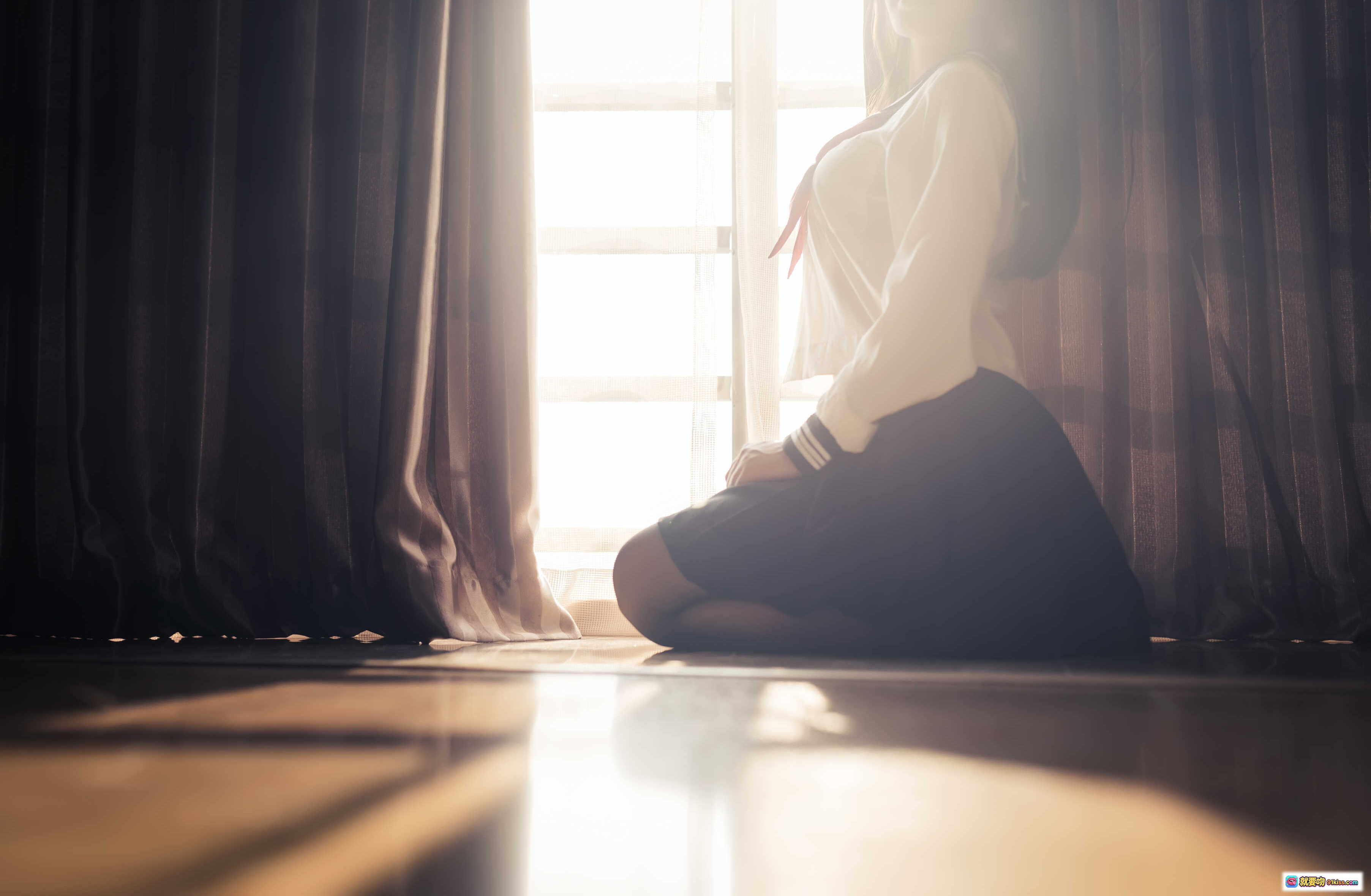 图片[3] - 白金saki半透明水手服写真特辑｜清新少女风露脐上衣+黑色百褶裙｜B站萌妹子NO.002高质37P图集 - 就要吻