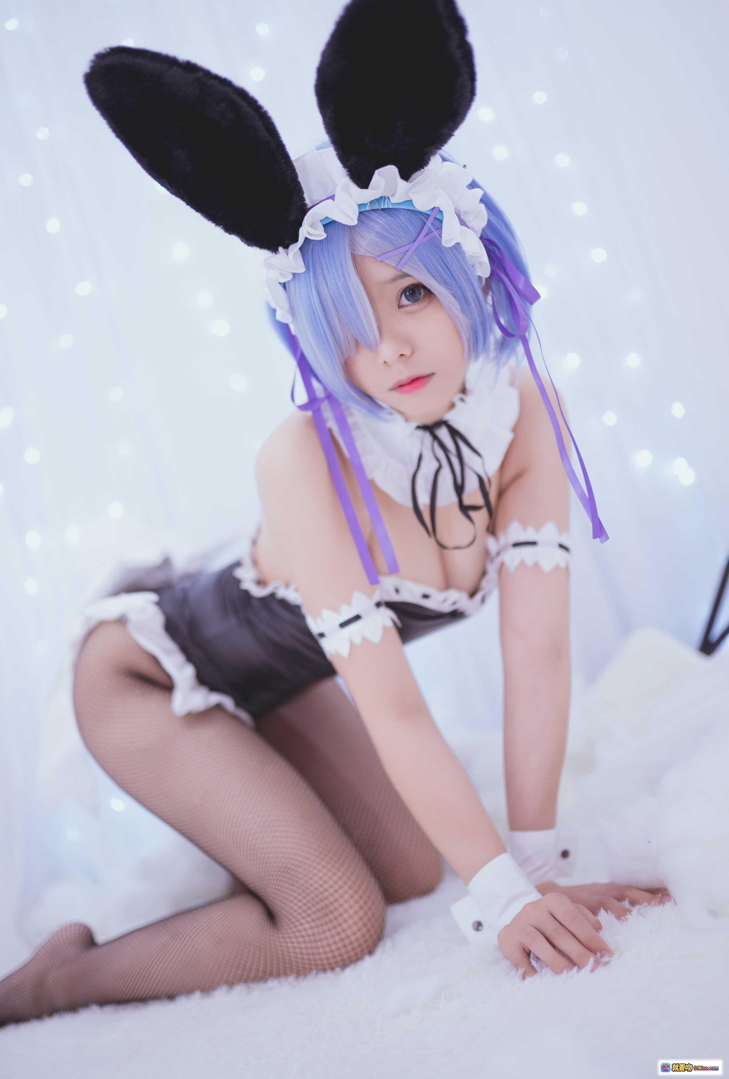 图片[8] - 小野妹子W NO.026 蕾姆兔女郎Cosplay 网袜美足 甜美蓝发 黑兔耳 26P高清写真 - 就要吻