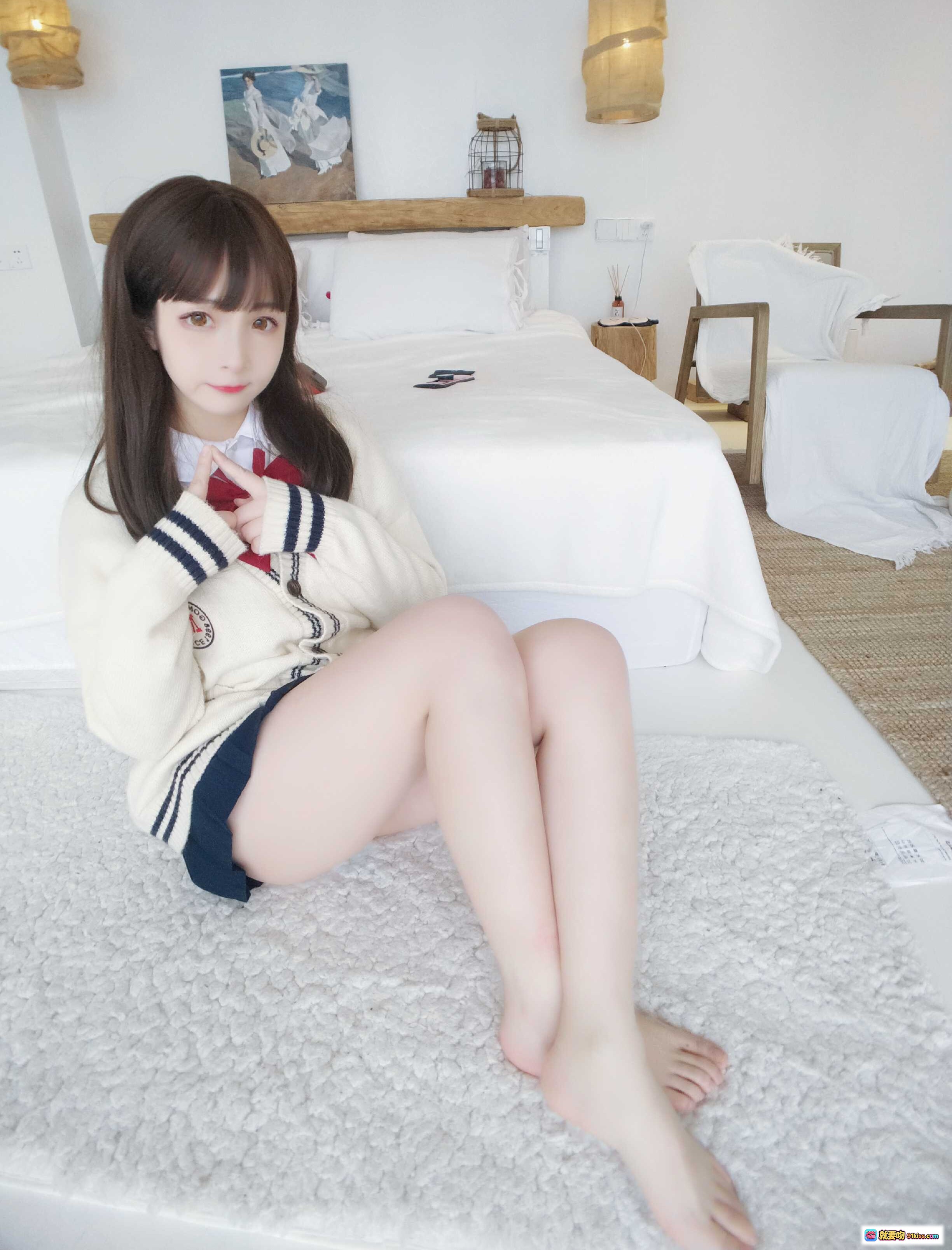 图片[5] - 古川NO.007宝多六花日系少女写真｜学院风制服+红色领结+温柔坐姿+卧室场景+高清11P - 就要吻