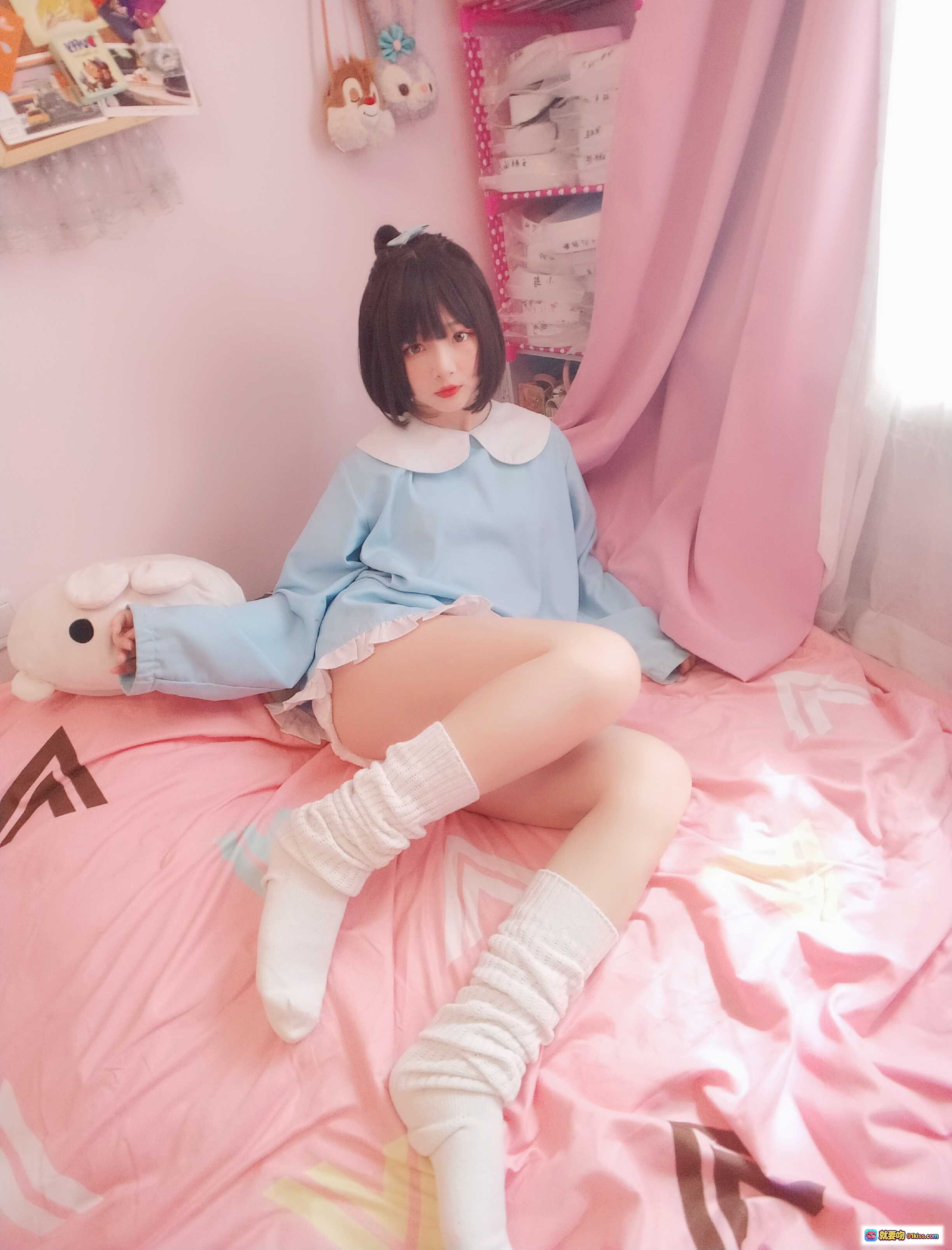 图片[5] - 古川NO.040淡蓝衣白袜果足写真 甜美少女粉嫩房间41P高清图集 - 就要吻