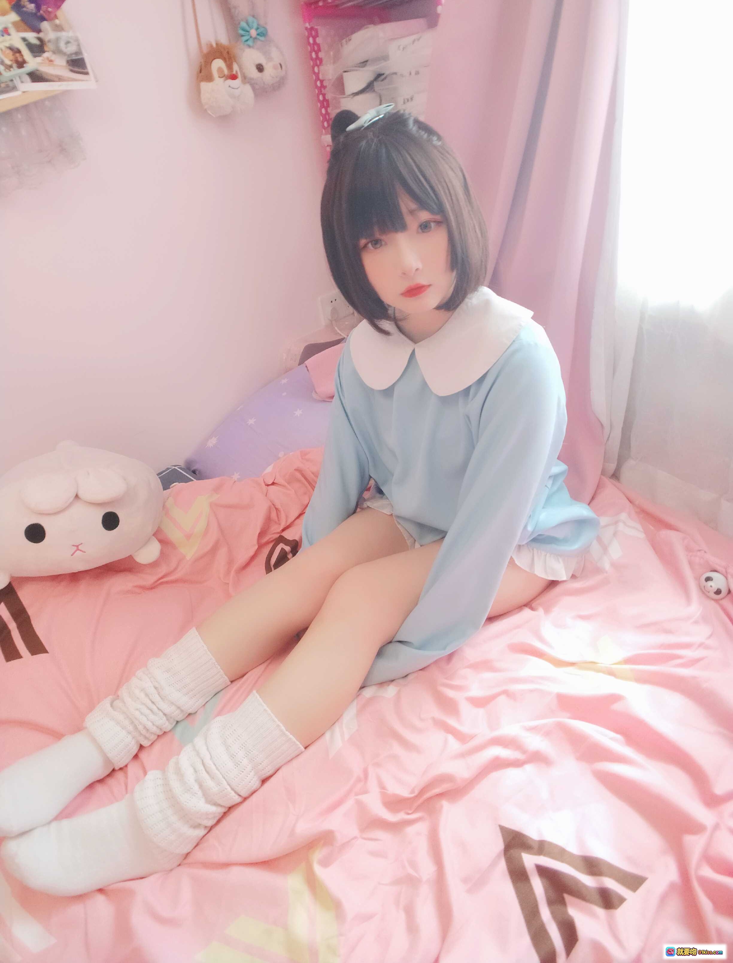 图片[10] - 古川NO.040淡蓝衣白袜果足写真 甜美少女粉嫩房间41P高清图集 - 就要吻