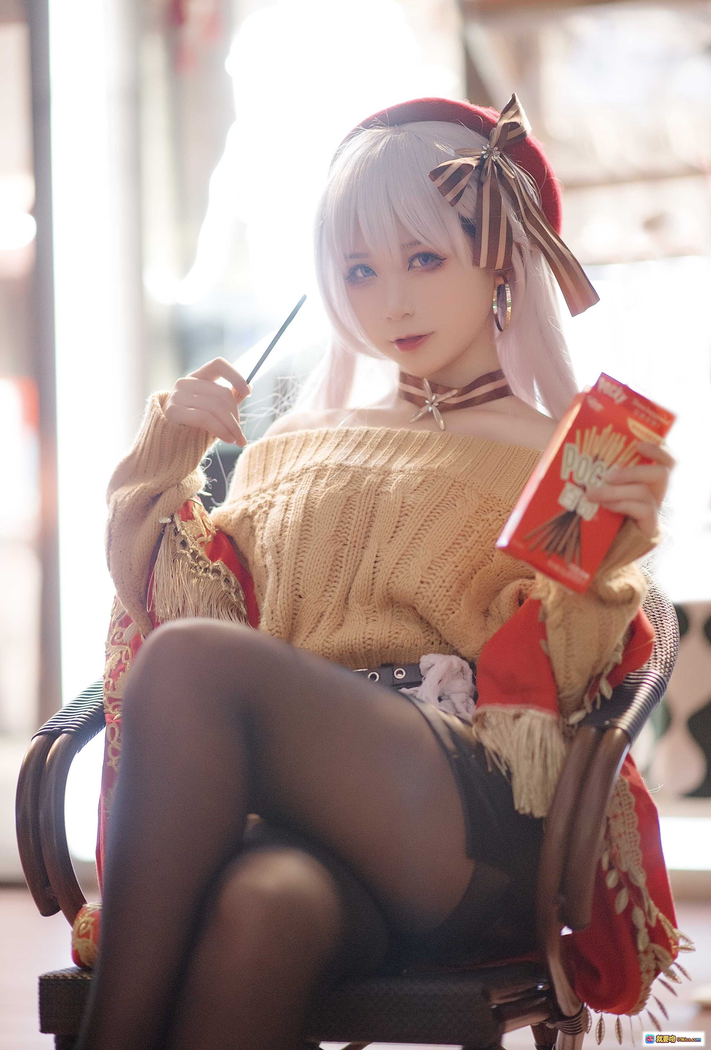 图片[4] - 樱落酱NO.006贝法Pocky Cosplay写真｜粉发少女夜景街拍｜露肩毛衣+皮裙+黑丝高跟｜手持Pocky甜酷风造型 - 就要吻
