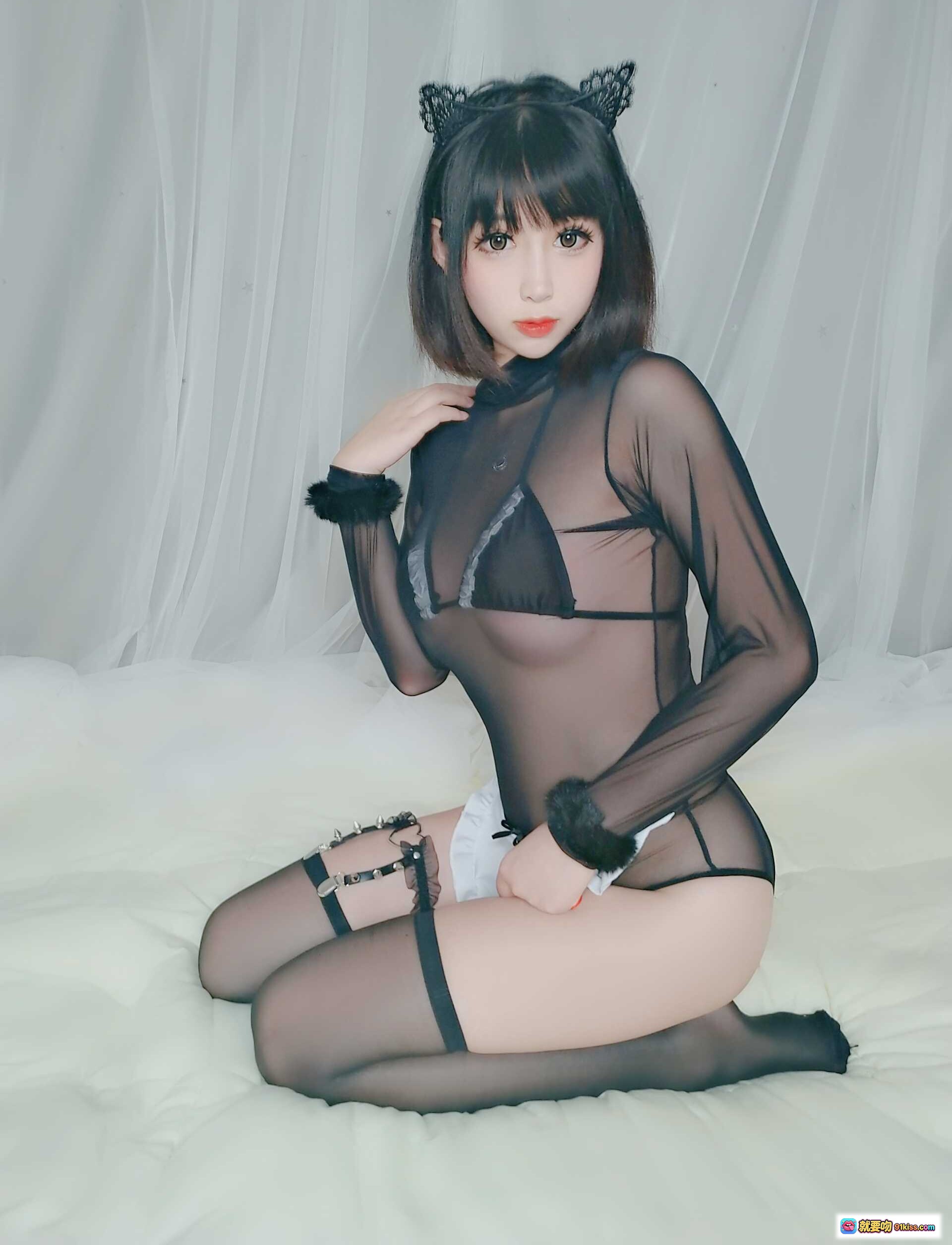 小酥酱NO.003黑猫写真｜透明黑丝猫耳造型｜性感蕾丝内衣搭配｜床上私房美拍40P - 就要吻