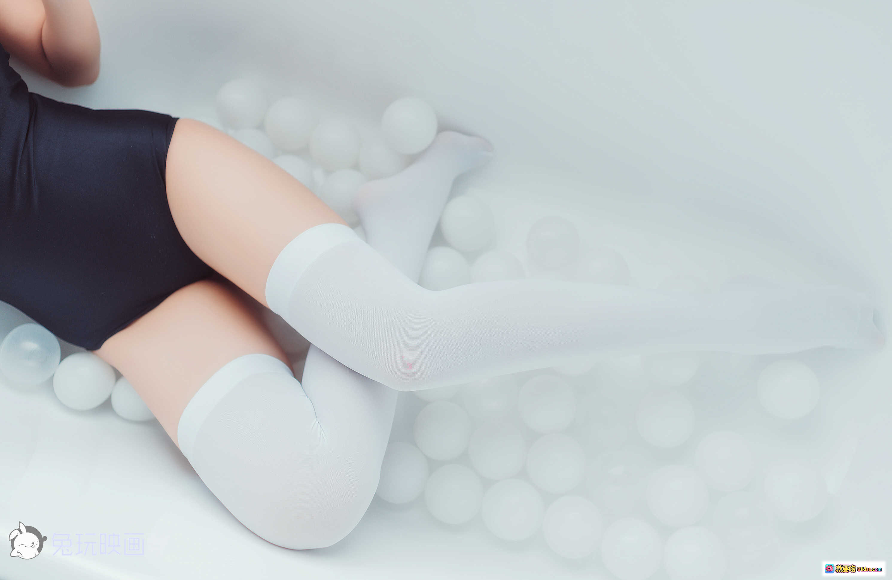 图片[9] - 三度_69 NO.001 白丝喵写真集 42P高清美图 黑色吊带连体衣 猫耳双马尾 朦胧窗纱背景 唯美私房摄影 兔玩映画出品 - 就要吻