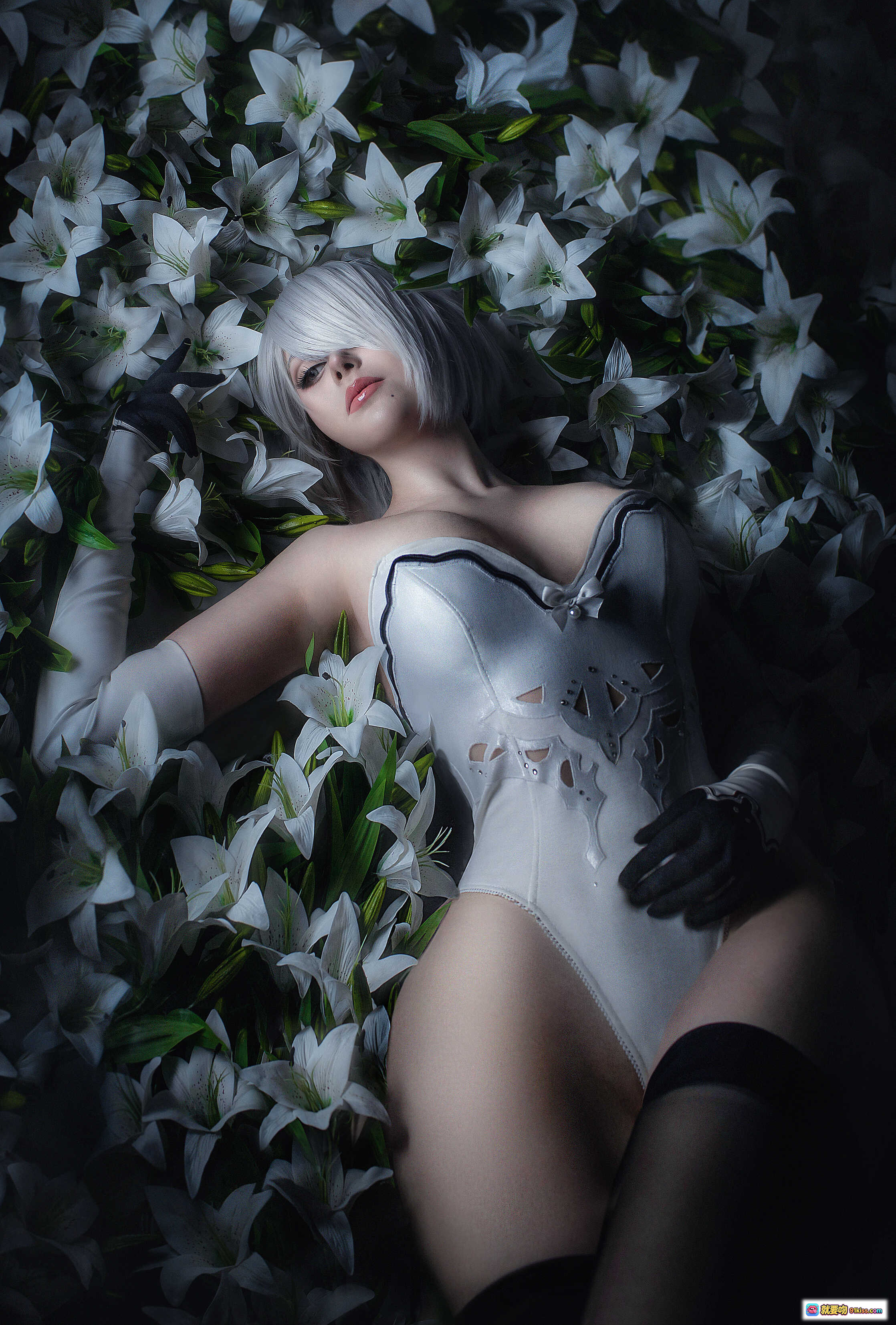 图片[9] - Sayathefox NO.014 2B Floral Cosplay 白发百合花造型 精致妆容 黑白手套 优雅侧颜 超清写真集 - 就要吻