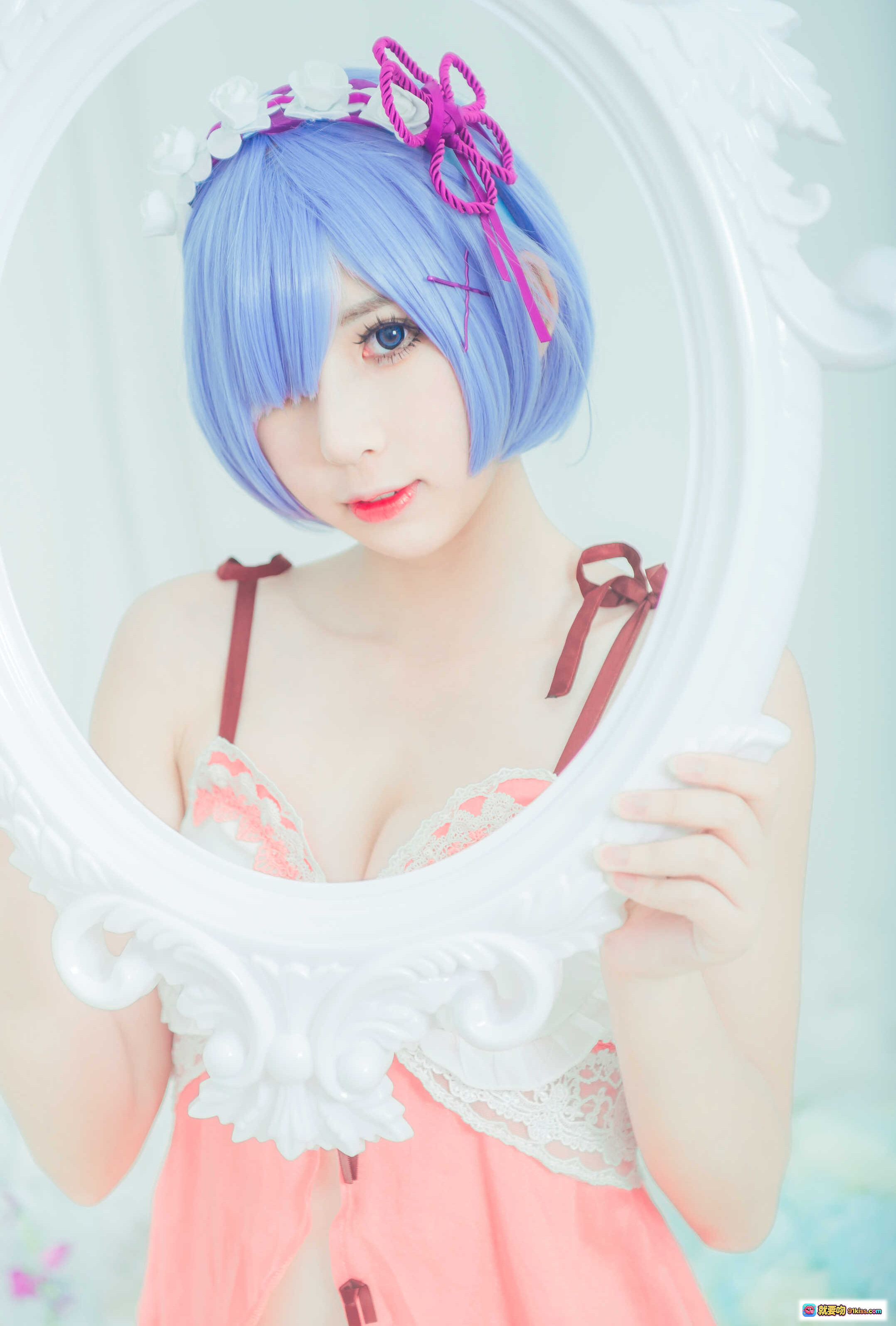 小酥酱NO.009雷姆睡衣Cosplay蓝发少女粉色蕾丝吊带裙手持白框镜甜美可爱写真24P - 就要吻