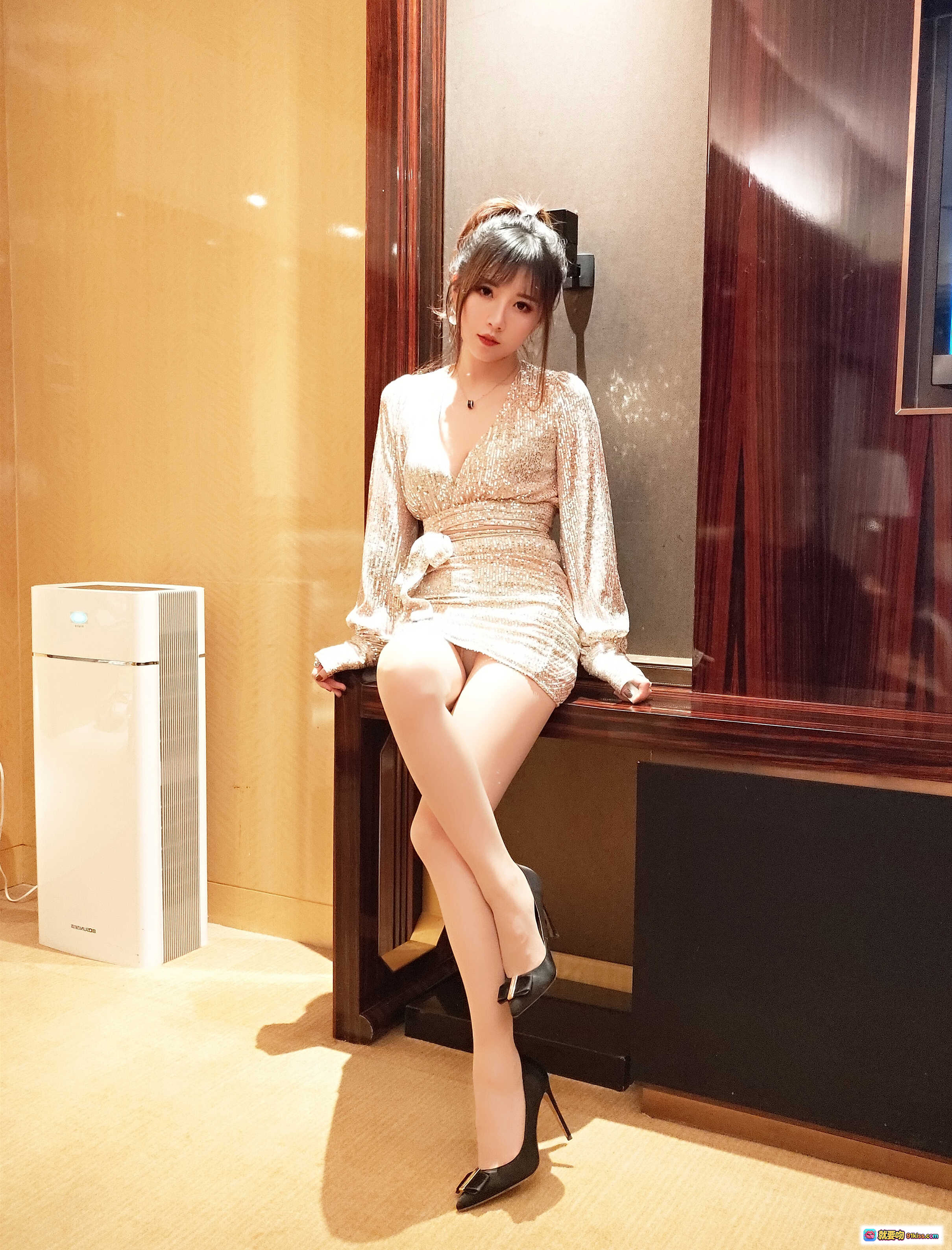 图片[2] - 小女巫露娜NO.014亮片裙肉丝美腿高跟性感写真22P141MB - 就要吻