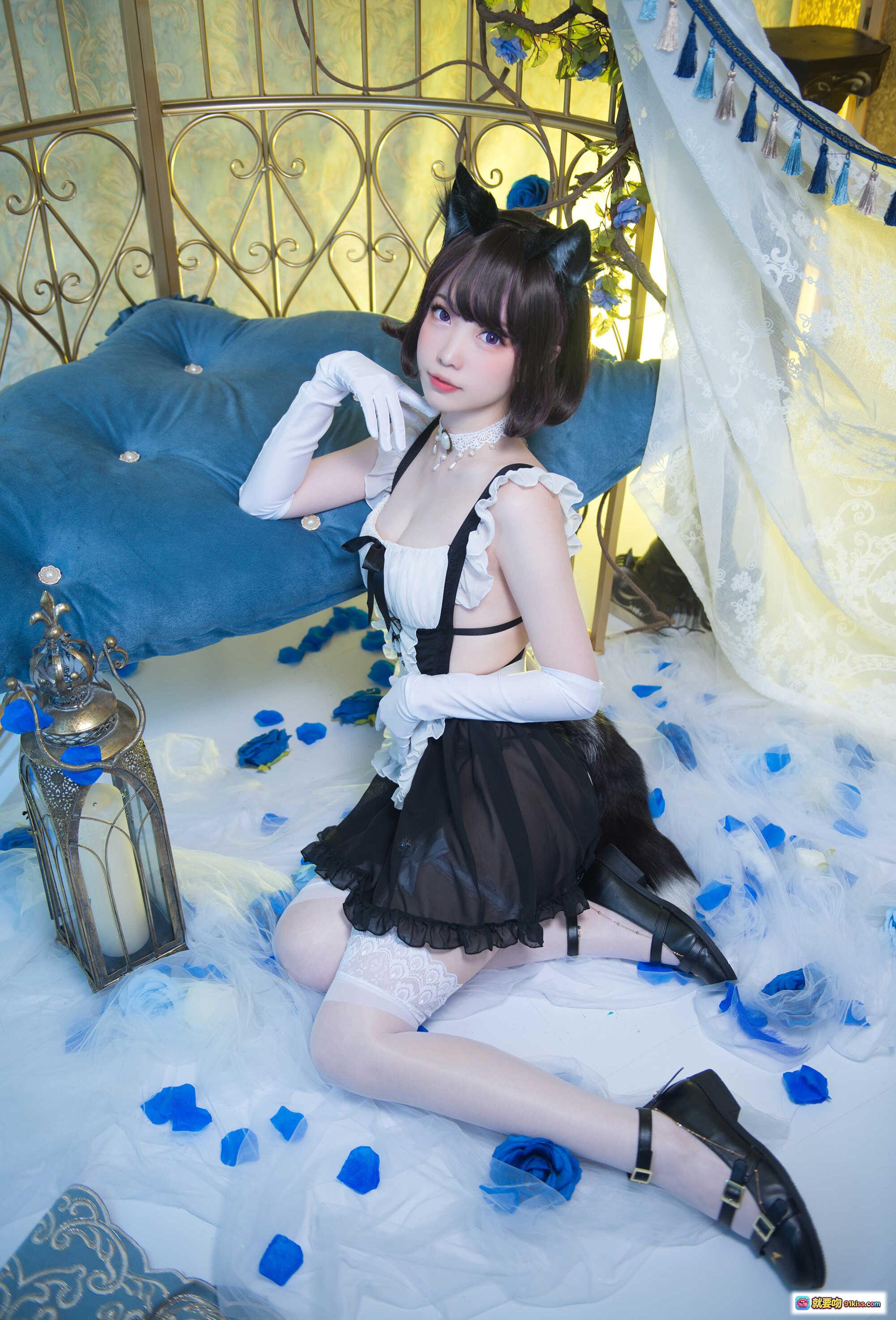 图片[2] - 妖少you1-Chaos 白色修女cosplay 甜美少女 欧式沙发写真 蓝白梦幻场景 高跟蕾丝袜 优雅坐姿 二次元风格 NO.001 - 就要吻
