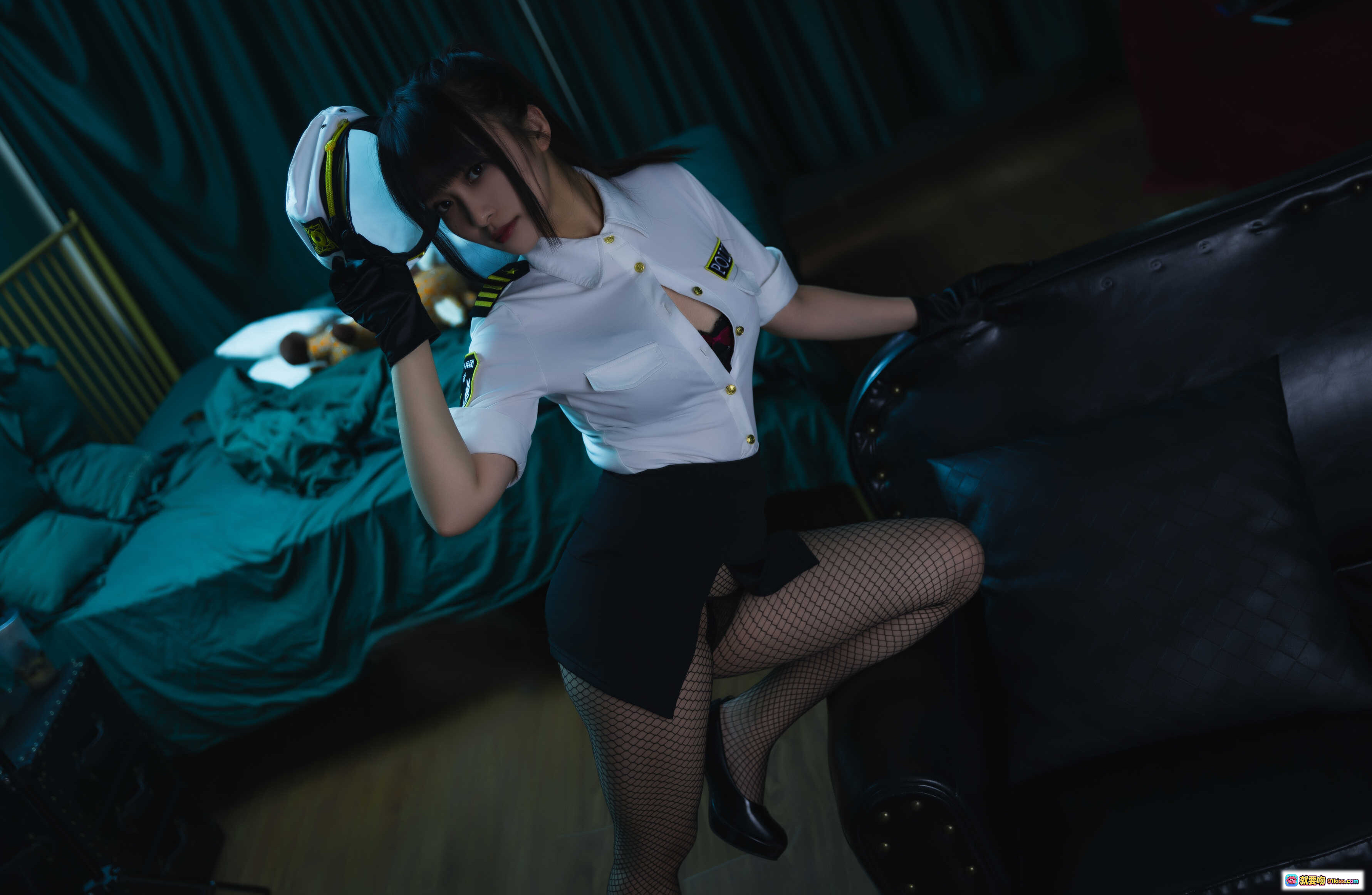 图片[2] - 洛璃 LoLiSAMA NO.008 超S女警写真 | 白衬衫警服+渔网袜+墨镜诱惑 | 22P高清图集 - 就要吻