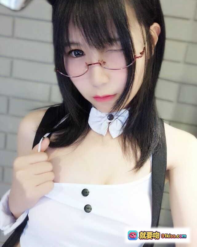 图片[10] - 逐月SU日常写真｜兔耳眼镜少女手持发光道具｜清纯性感穿搭｜NO.026写真集 - 就要吻