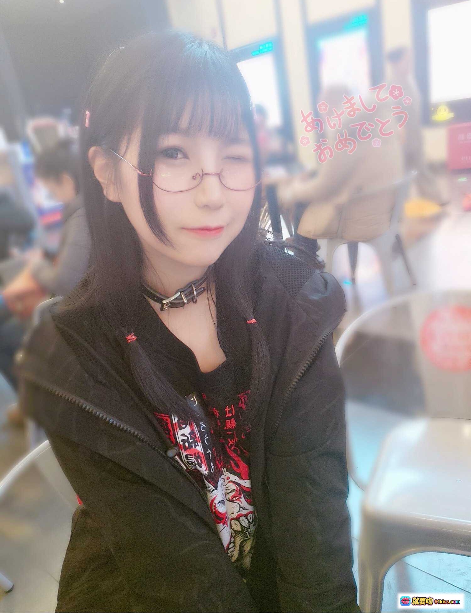 图片[9] - 逐月SU日常写真｜兔耳眼镜少女手持发光道具｜清纯性感穿搭｜NO.026写真集 - 就要吻