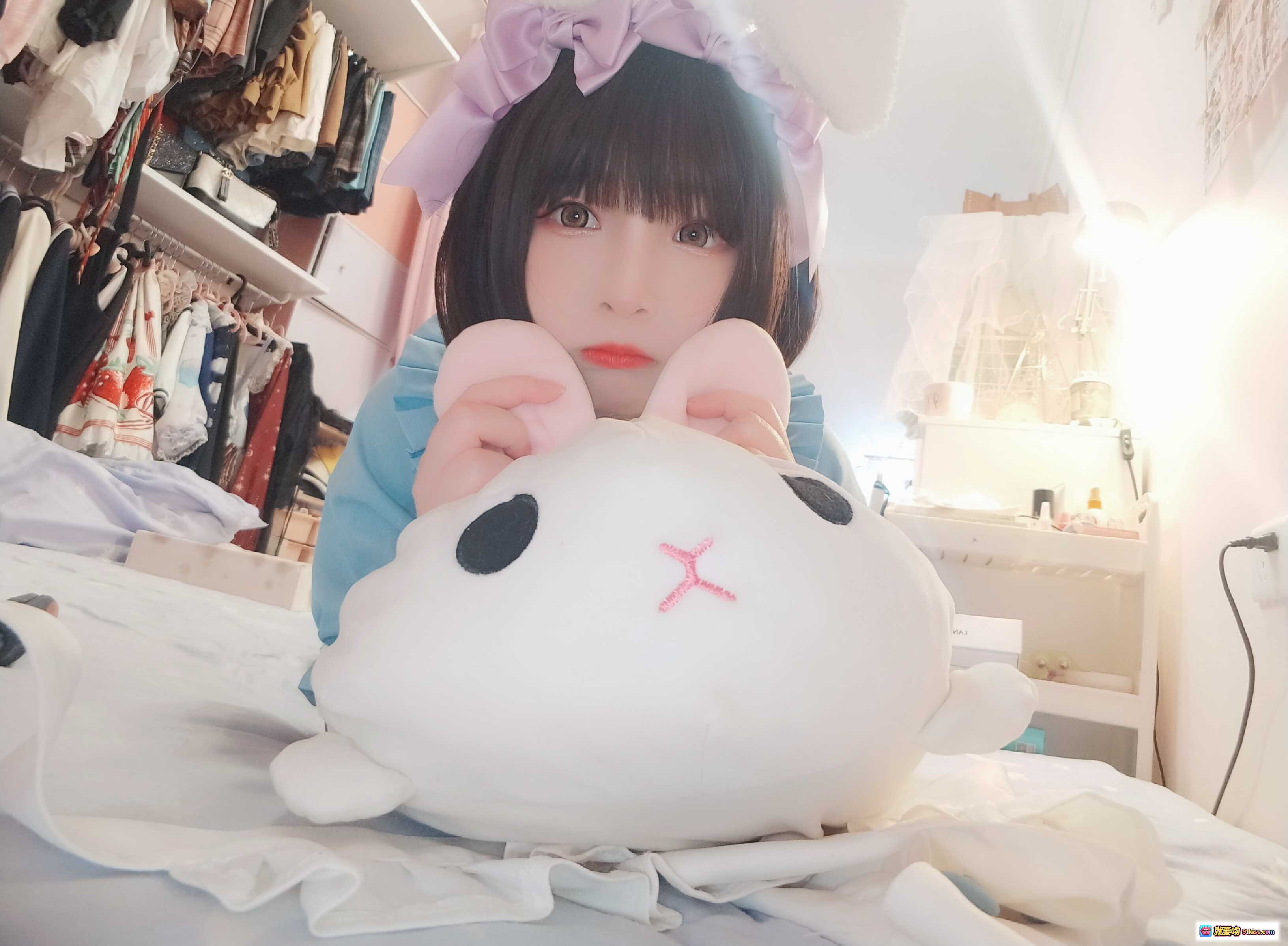 图片[5] - 古川NO.042淡蓝连衣裙白丝女仆写真 甜美短发少女床照 清新粉系房间氛围感49P高清图集 - 就要吻