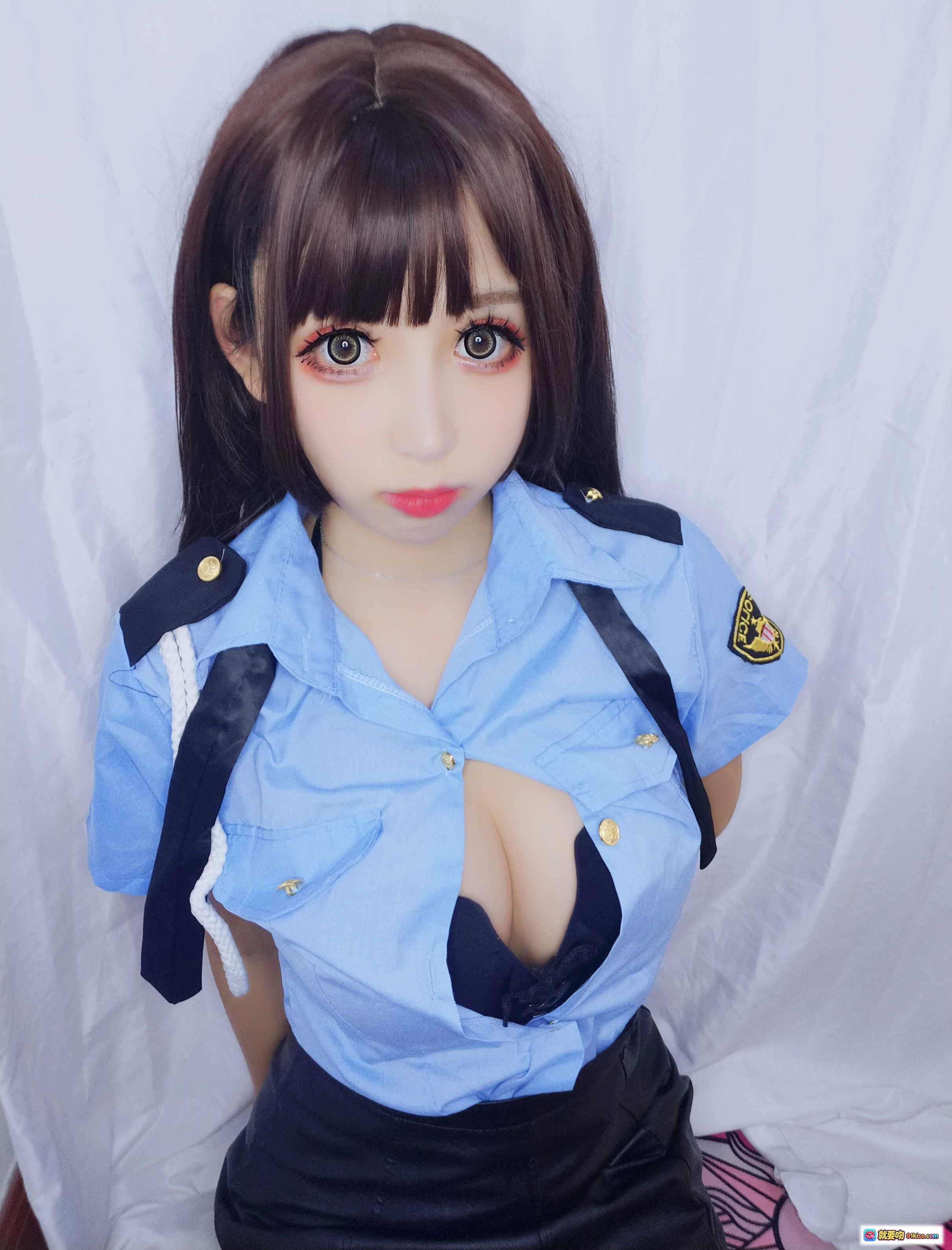 图片[8] - 小酥酱NO.005蓝色制服写真 美女Cosplay警服造型 甜美长发深V诱惑 15P高清图集 - 就要吻