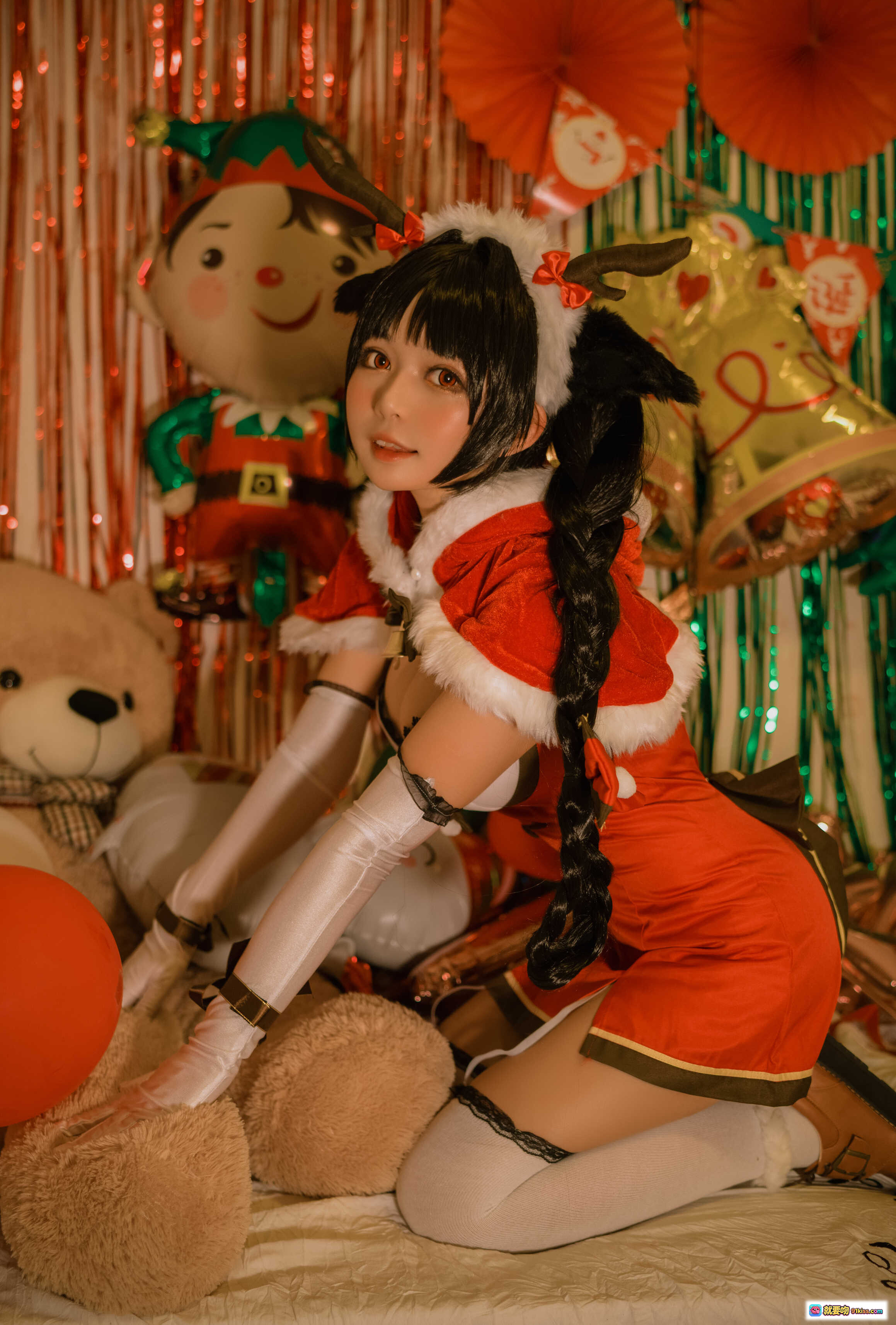 图片[7] - 黑猫猫OvO NO.019 大潮圣诞写真 16P 415MB 圣诞主题 Cosplay 美少女 节日氛围 气球装饰 鹿玩偶 毛绒玩具 床拍 甜美可爱 高清图集 - 就要吻